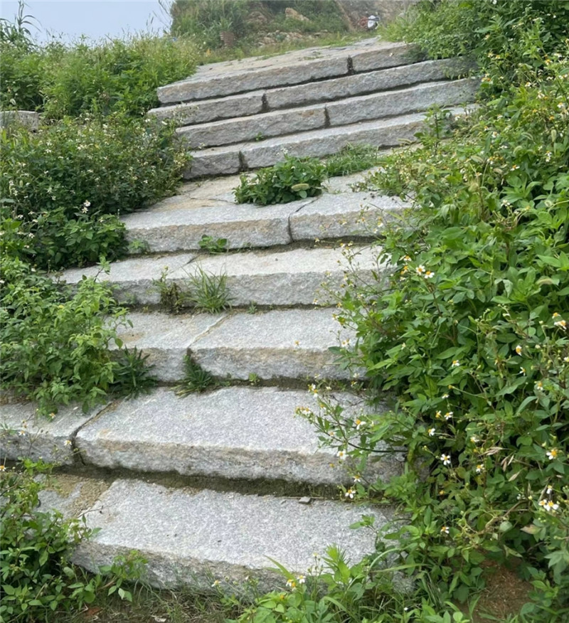 仿古地面 老石条厂家 条纹长石花岗岩 锈石旧石板