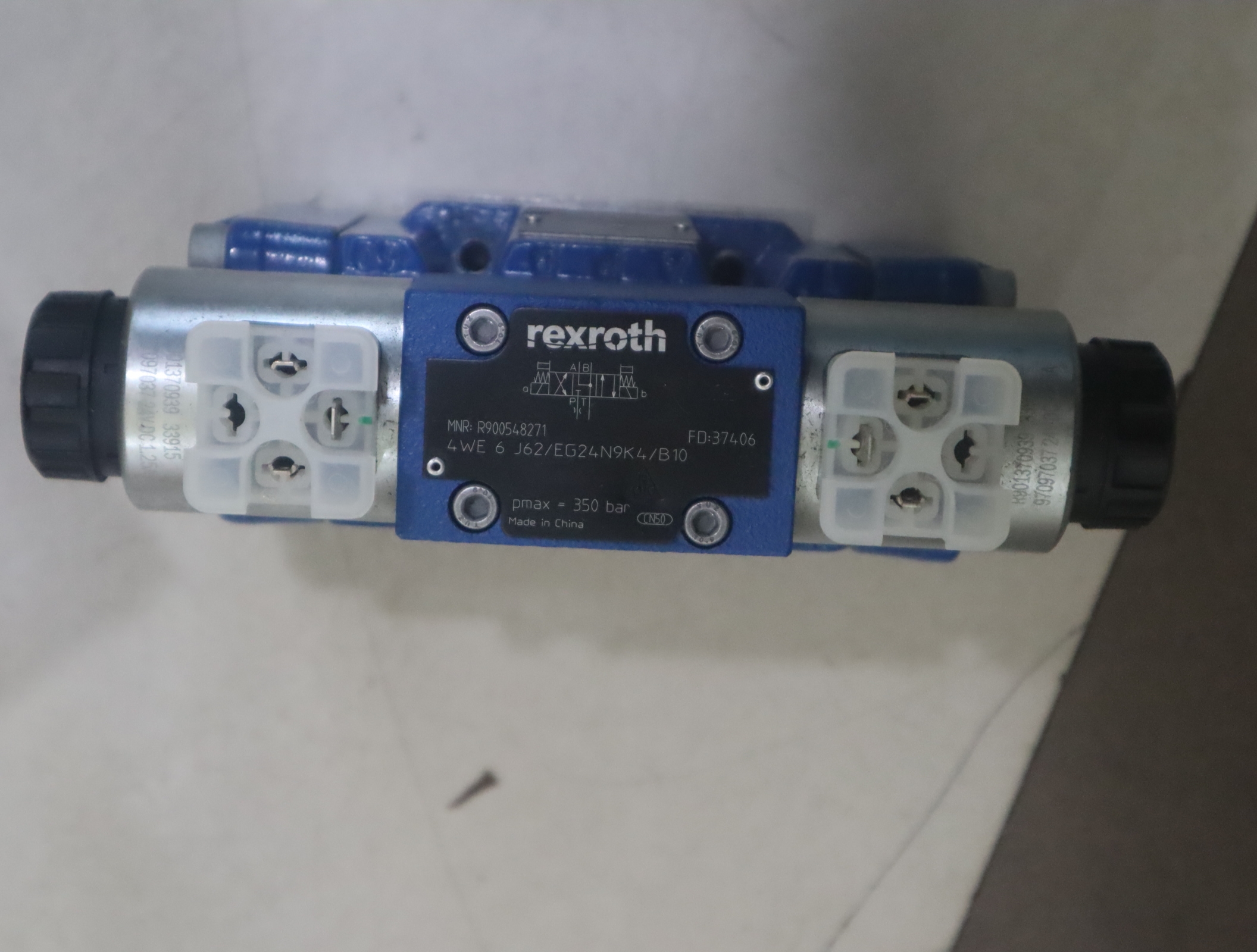 R900948924 4WEH10J4X/6EG24N9ETK4/B10 德国力士乐REXROTH电液阀