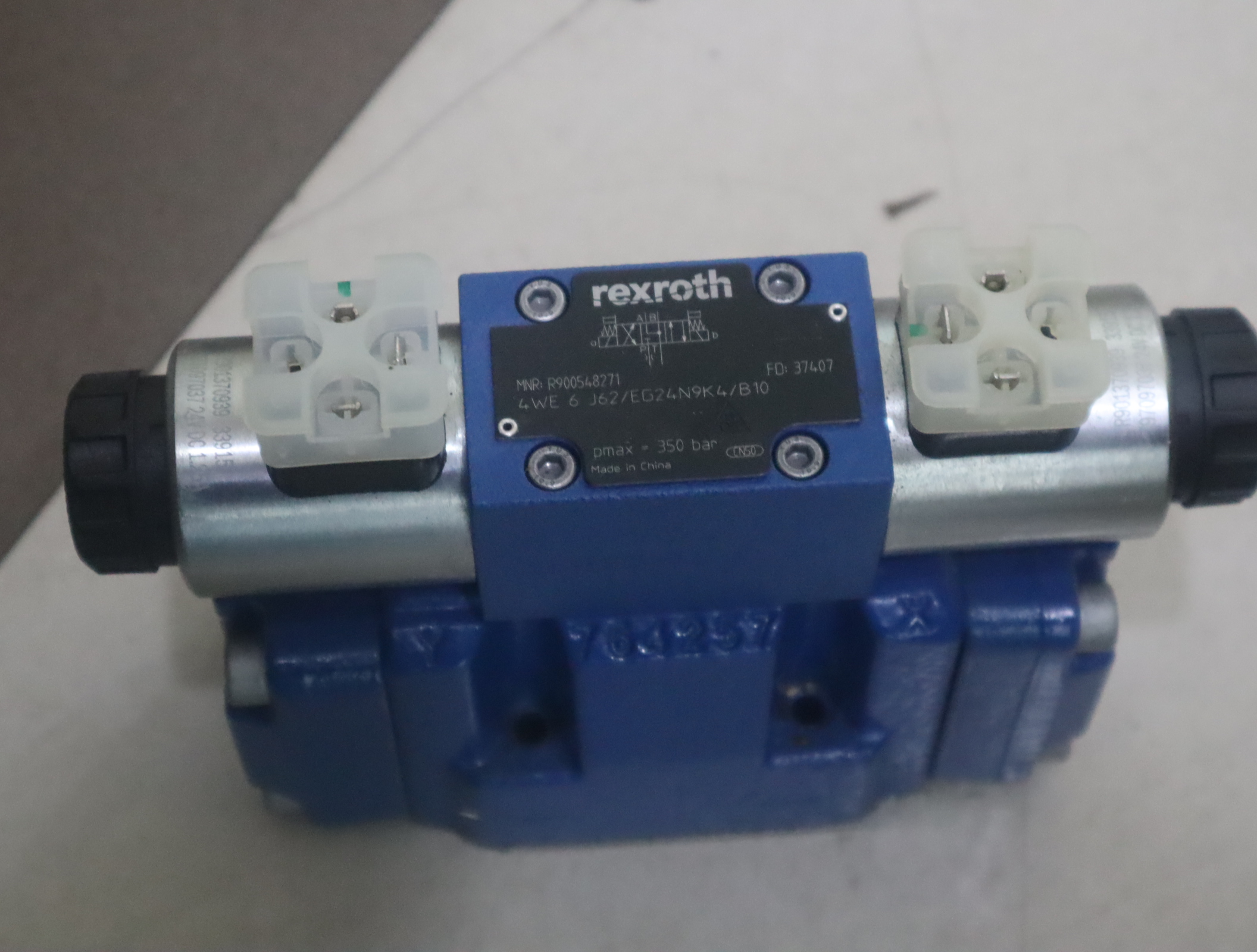 R900948924 4WEH10J4X/6EG24N9ETK4/B10 德国力士乐REXROTH电液阀
