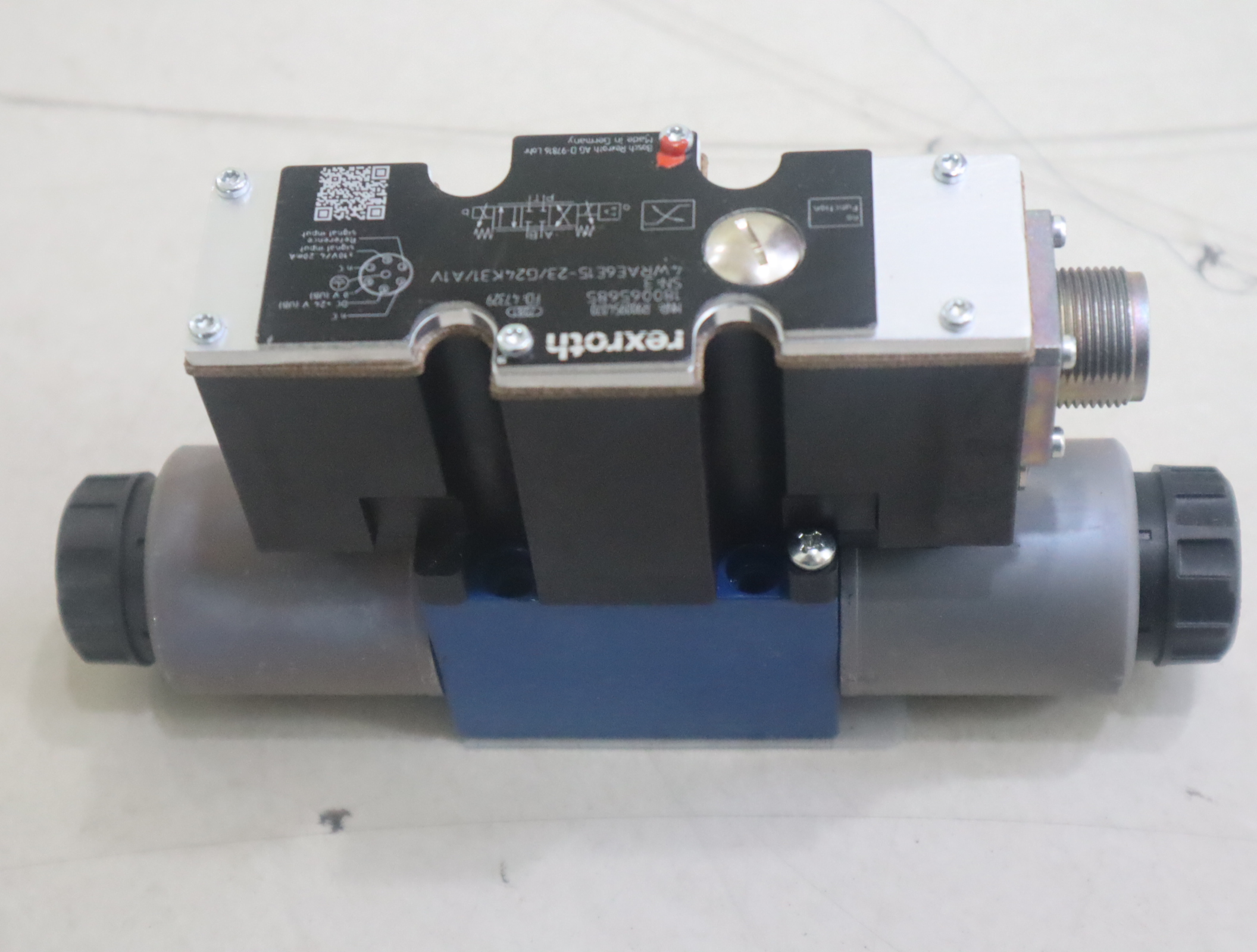 R900954070 4WRAE6E15-21/G24K31/A1V 德国力士乐REXROTH比例阀