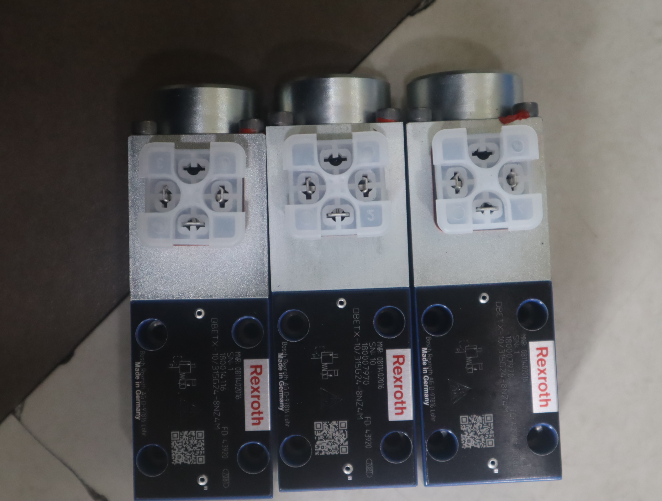 0831006055 24VDC 0.8A 德国力士乐REXROTH比例溢流阀线圈