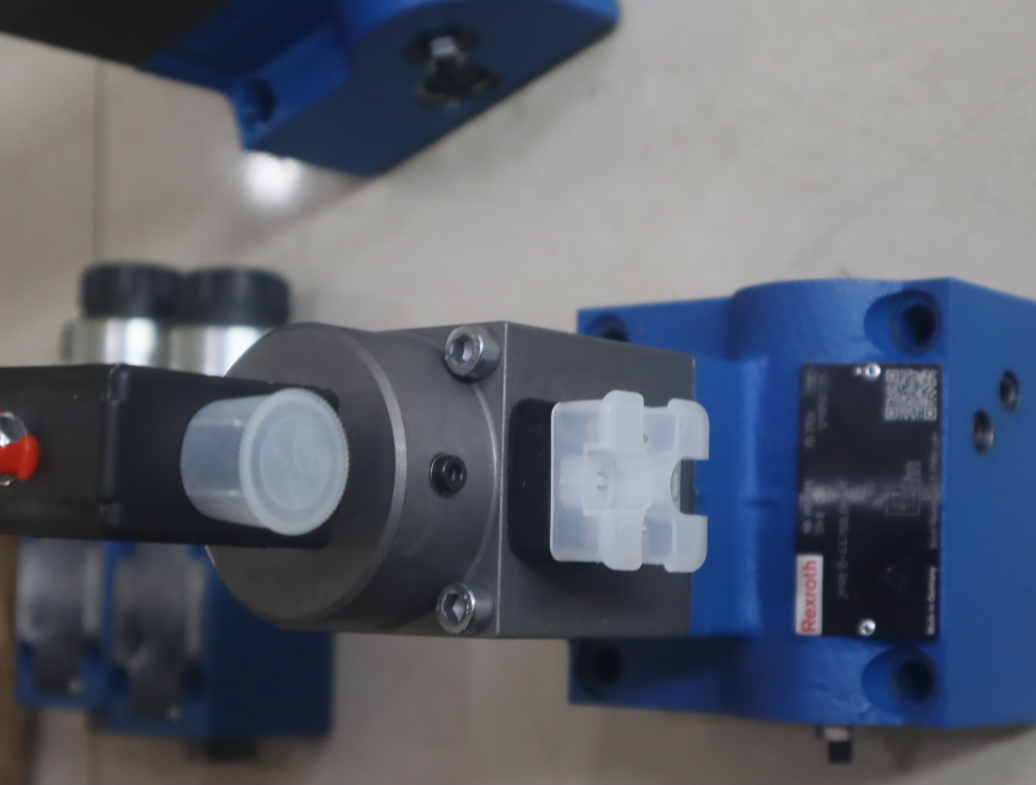 R900915815 2FRE10-44/50LBK4M 德国力士乐REXROTH比例流量阀