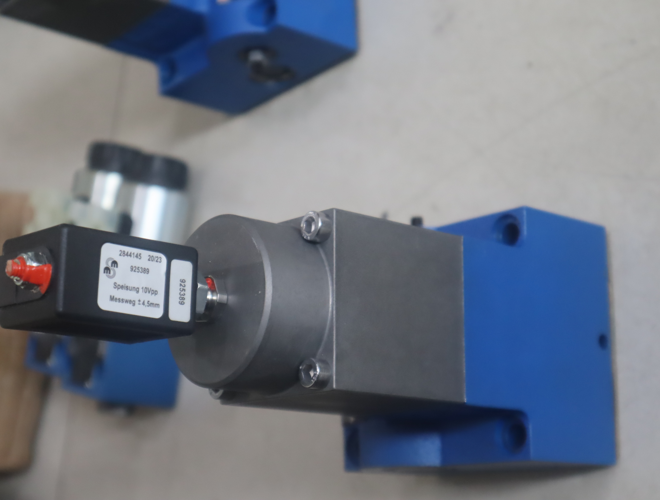 R900915815 2FRE10-44/50LBK4M 德国力士乐REXROTH比例流量阀