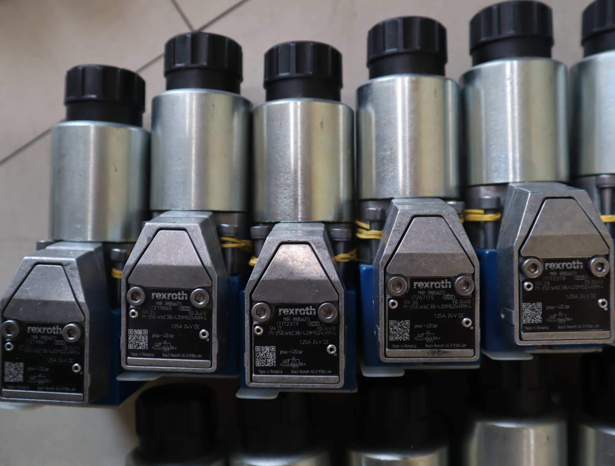 M-3SEW6C38/420MG24N9K4 R900566273 德国力士乐REXROTH电磁球阀