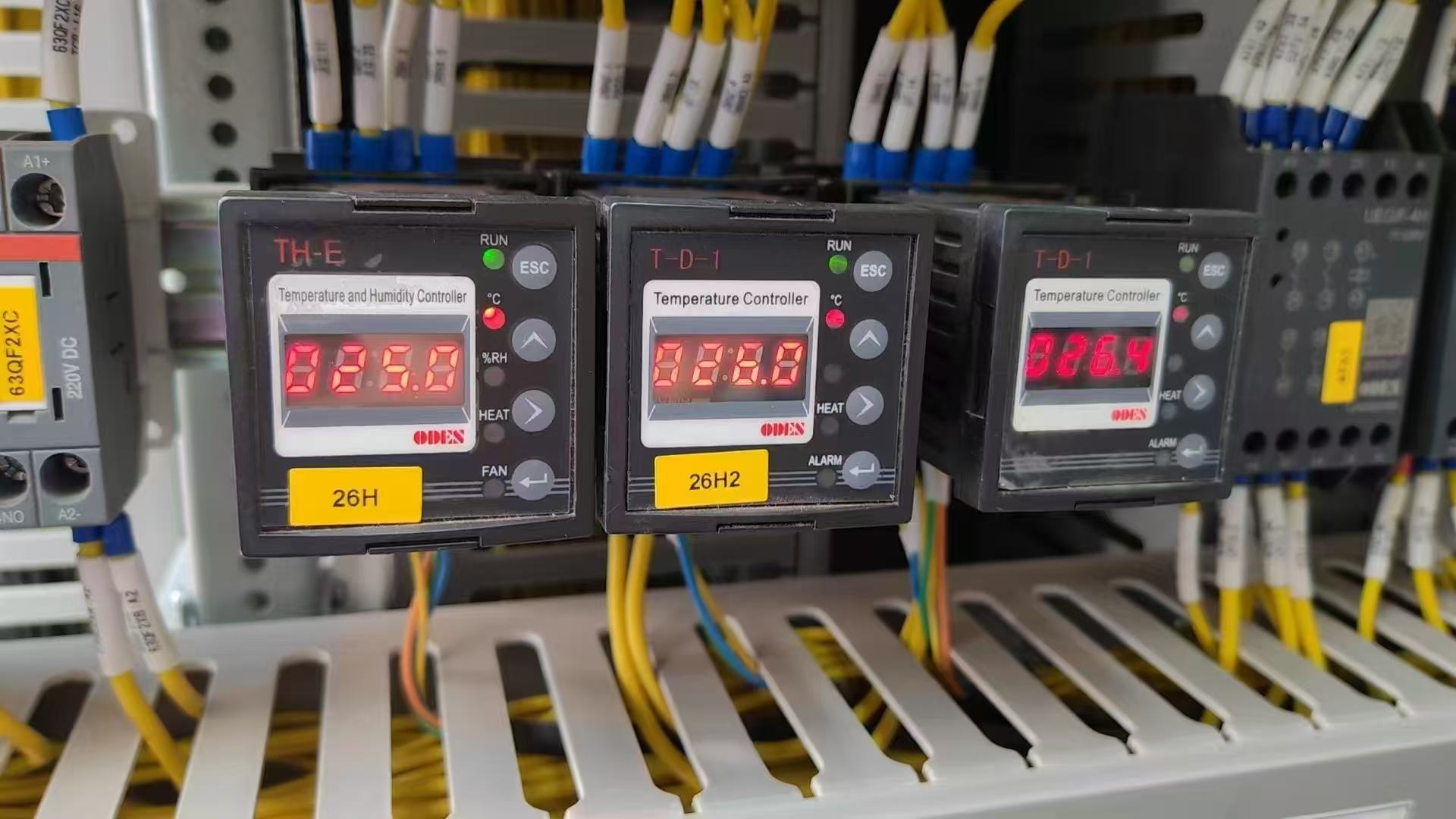 澳德思 ODES温湿度控制器