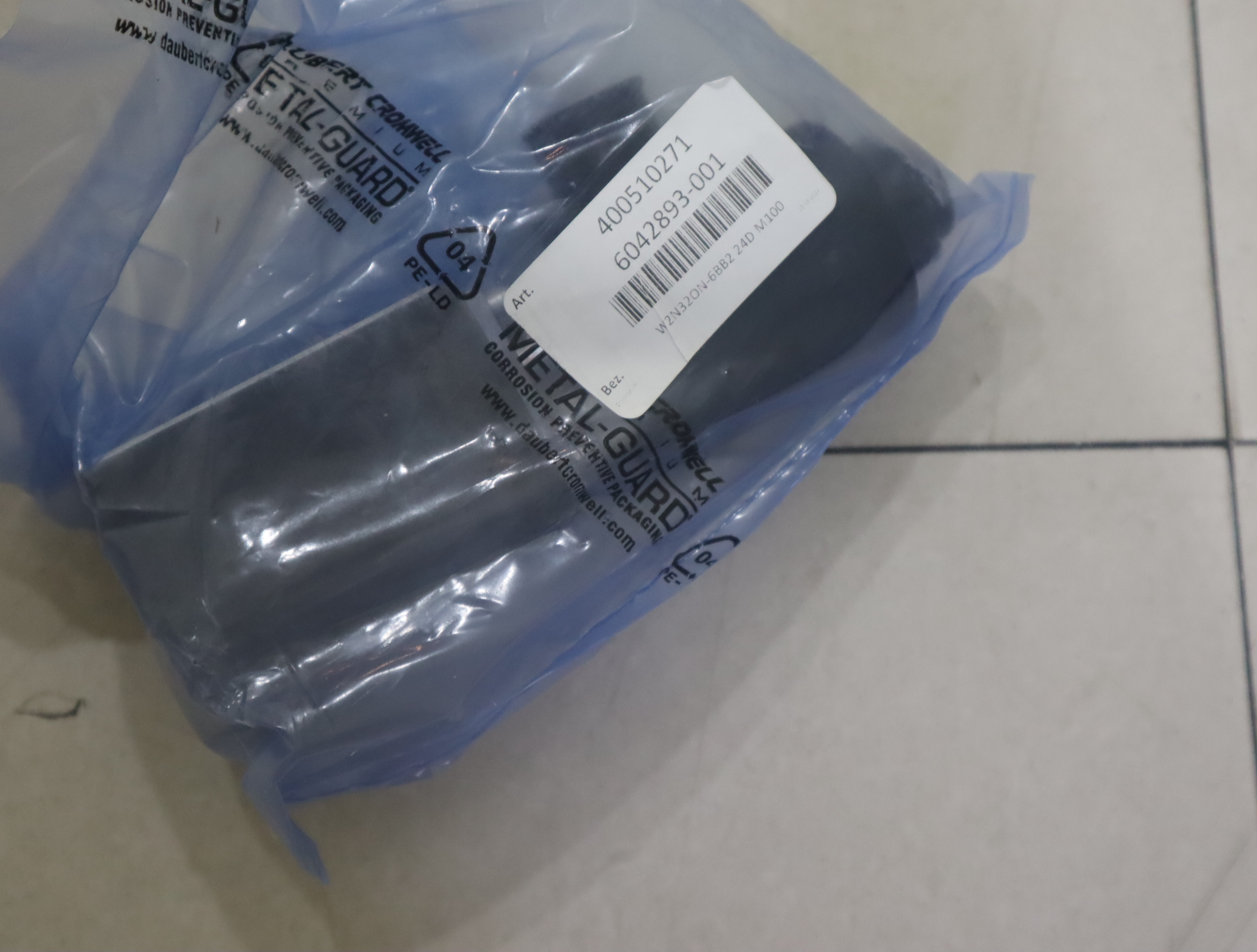 DG3VP-3-102A-VM-U-H-20 6042893-001 美国威格士VICKERS电磁阀