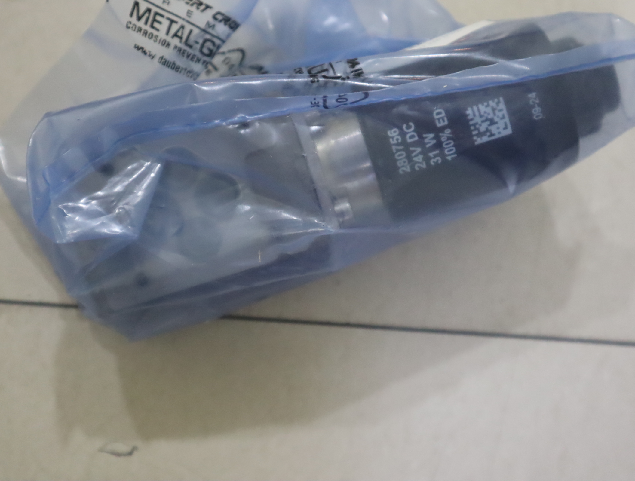 DG3VP-3-102A-VM-U-H-20 6042893-001 美国威格士VICKERS电磁阀