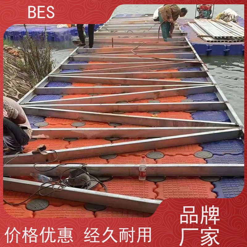 百世跨海大桥浮箱围堰水上舞台PE漂浮蹦床搭建