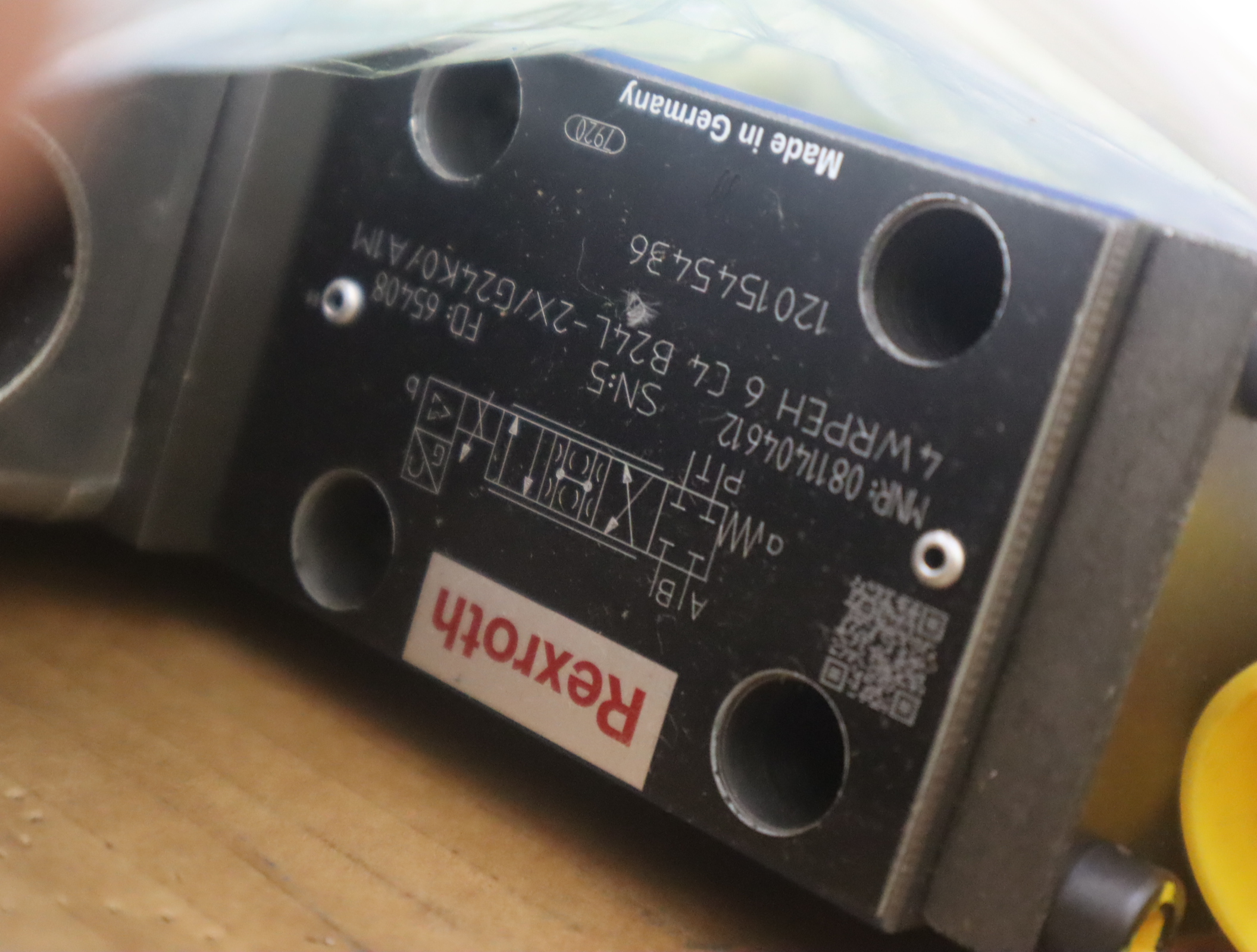 0811404612 4WRPEH6C4B24L-2X/G24K0/A1M 德国力士乐REXROTH比例阀