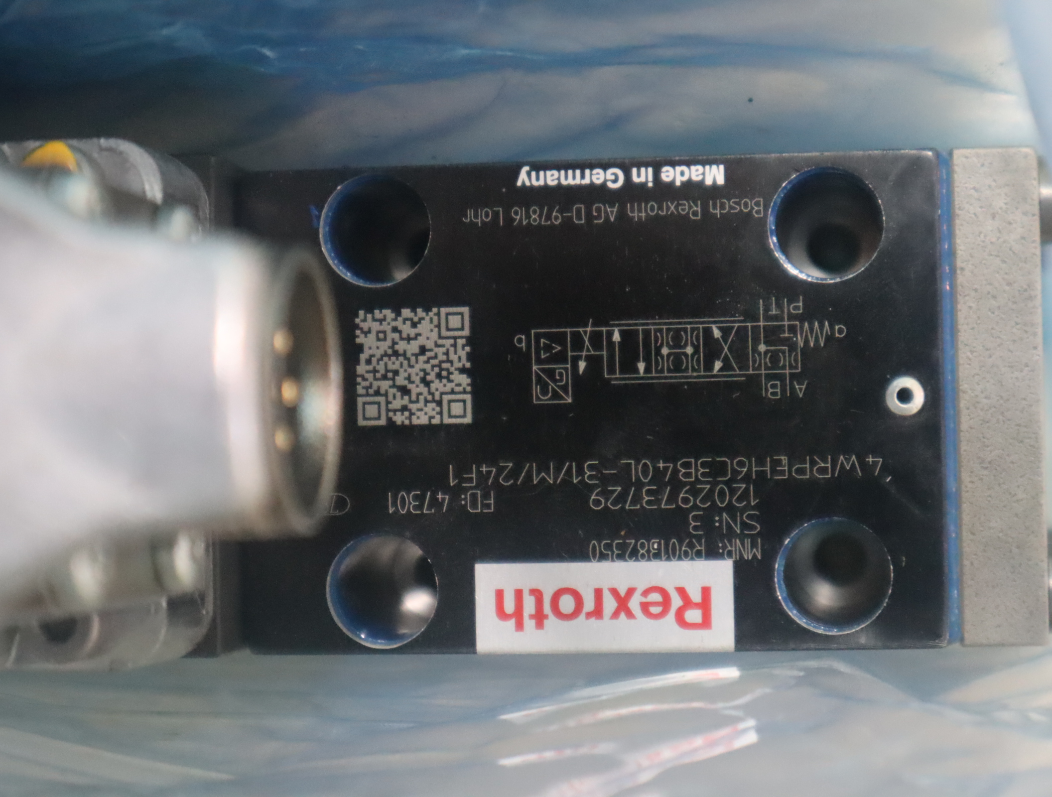  4WRPEH6C3B40L-30/M/24F1 R901382350 德国力士乐REXROTH比例阀