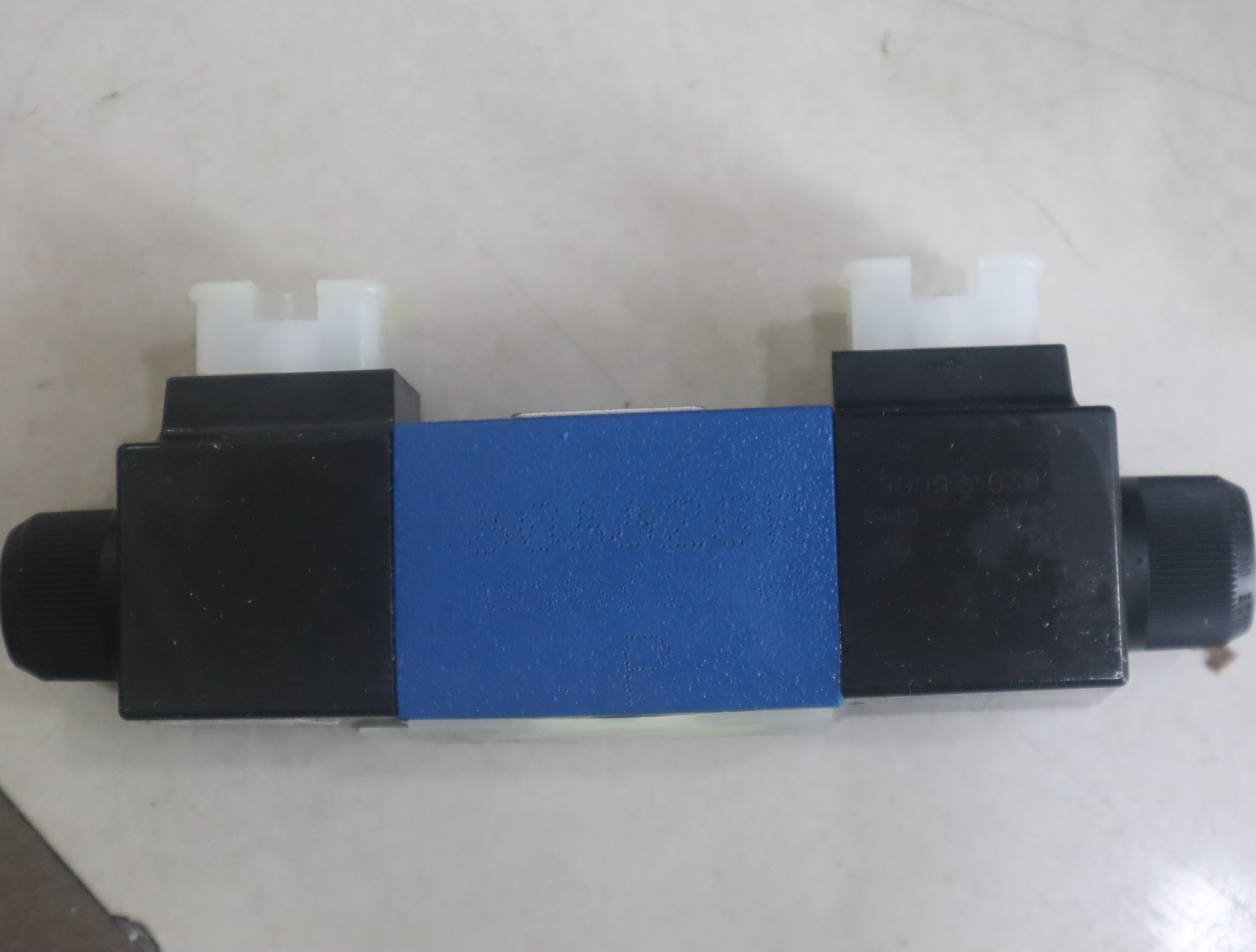 R900911762 4WE6J6X/EW230N9K4 力士乐REXROTH阀