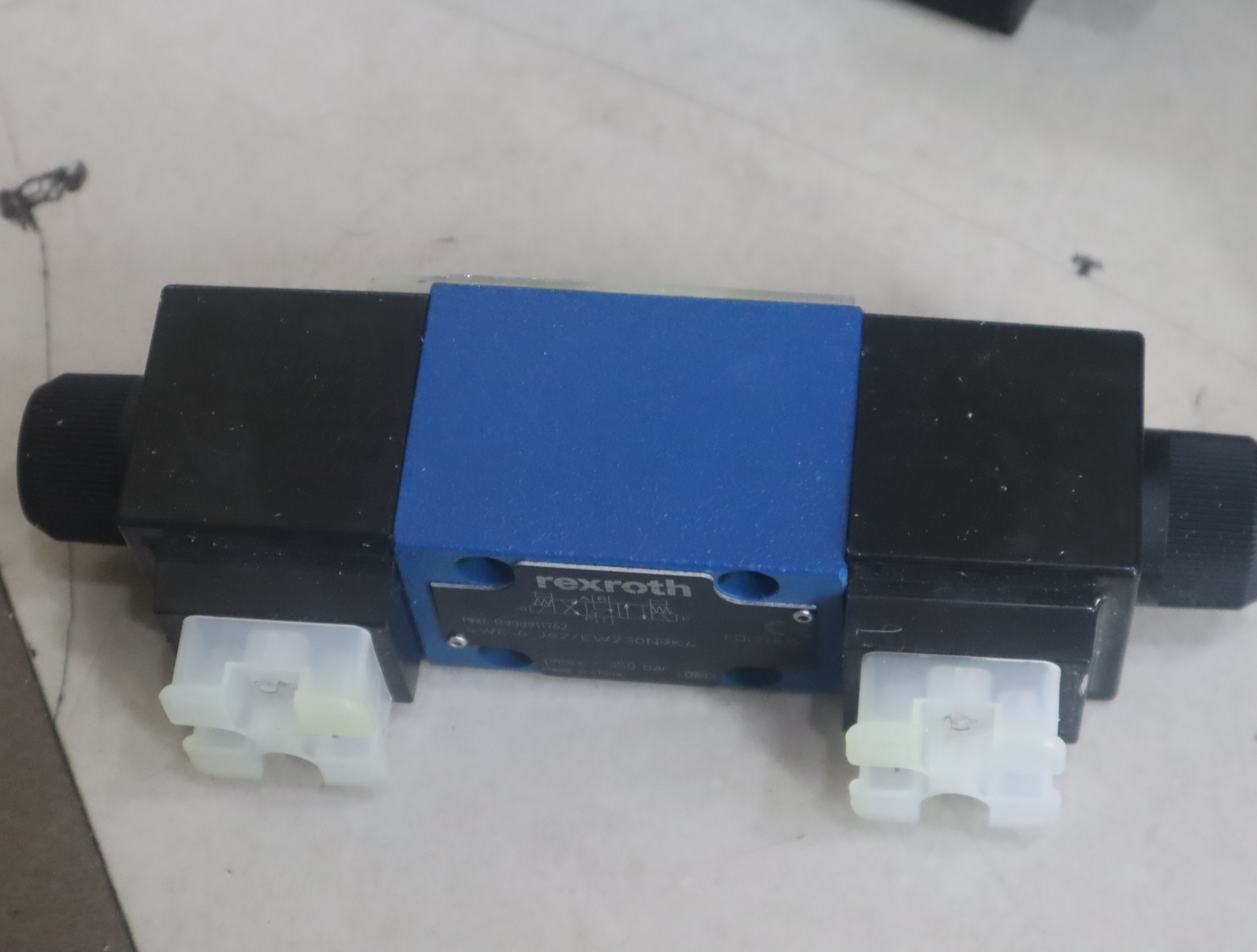 R900911762 4WE6J6X/EW230N9K4 力士乐REXROTH阀