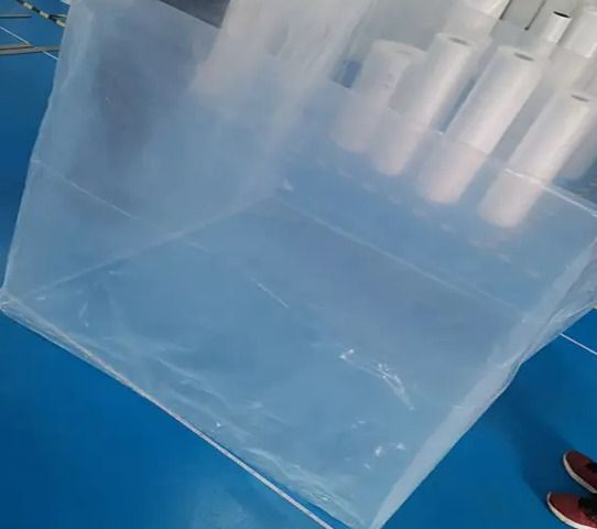 万鸿泰 定制大规格耐高温塑料膜防潮隔水新能源内衬外罩吨包用膜