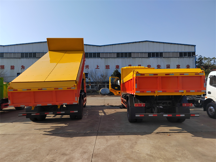 东风系列12吨12方粪污运输车 养殖场有机肥清运车 密闭式防腐蚀箱体