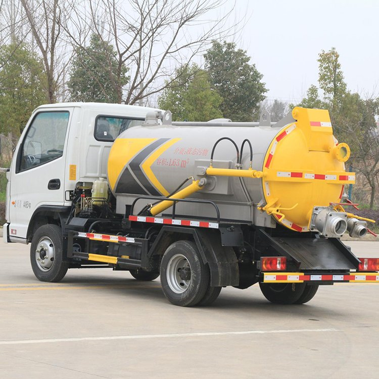 免购置税 送车到家5方吸污车/采用东风底盘 碳钢板材 抽吸下水道淤泥