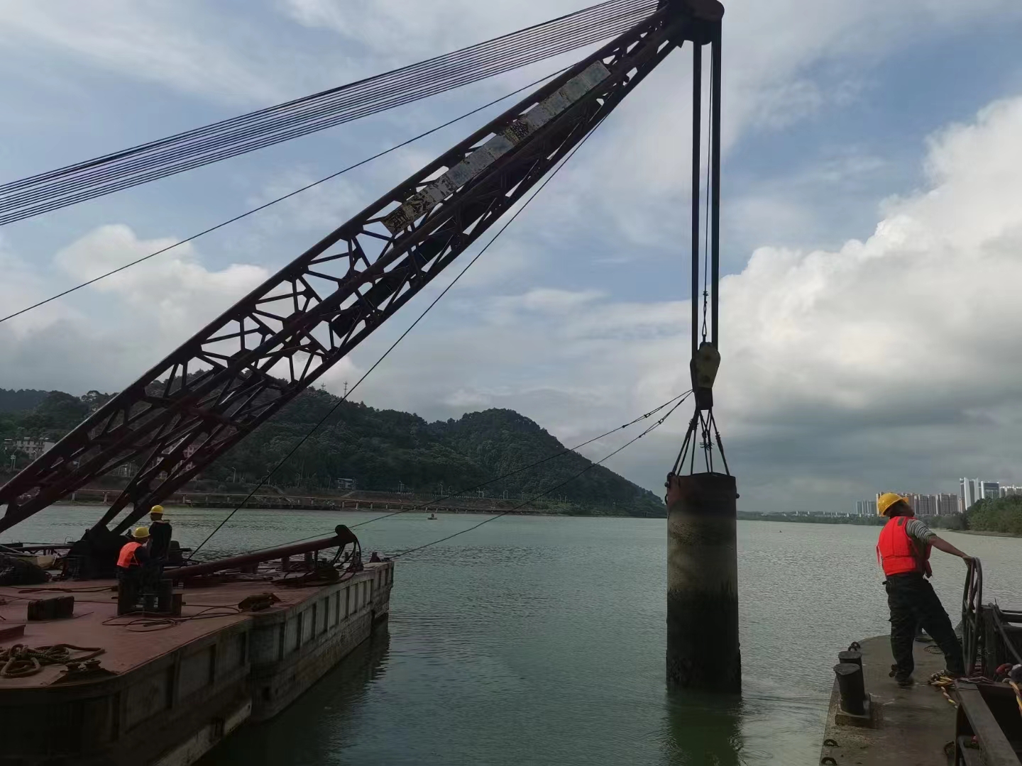 深圳水下钢管桩拆除切割