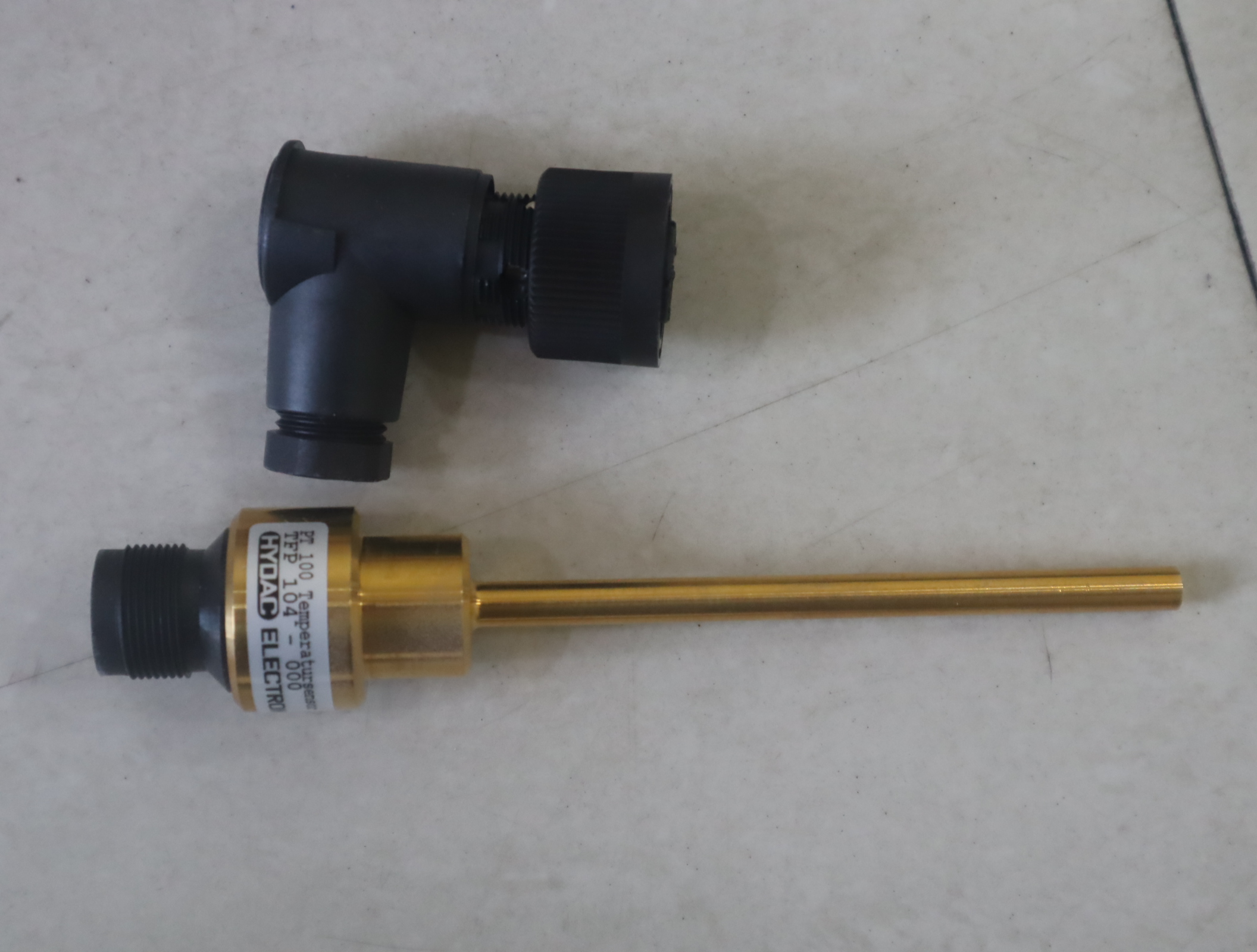 904696 TFP 104-000 贺德克HYDAC压力温度传感器