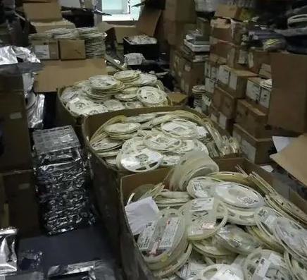 回收呆滞料 收购尾货 一个电话免费上门 实力雄厚