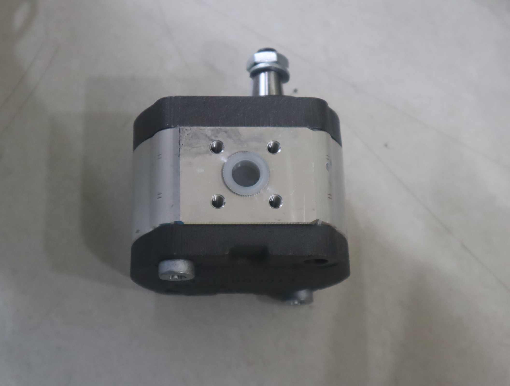 0510215006 AZPF-11-004RCN20MB 德国力士乐REXROTH齿轮泵 