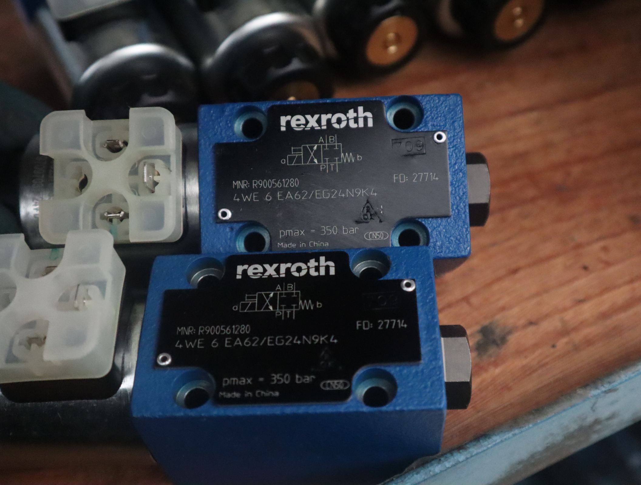 4WE6EA62/EG24N9K4 R900561280  4WE6EA6X/EG24N9K4力士乐REXROTH