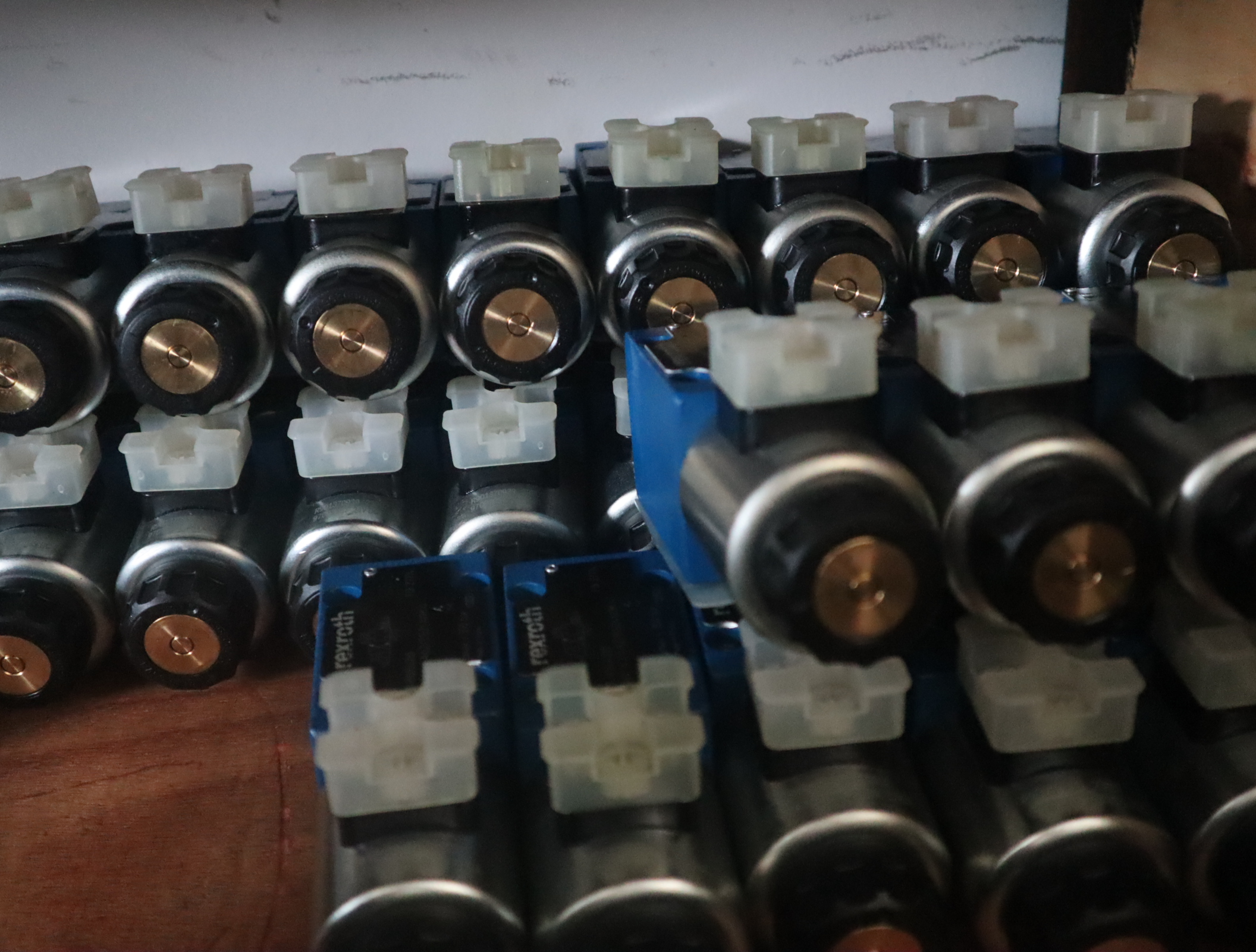 4WE6EA62/EG24N9K4 R900561280  4WE6EA6X/EG24N9K4力士乐REXROTH