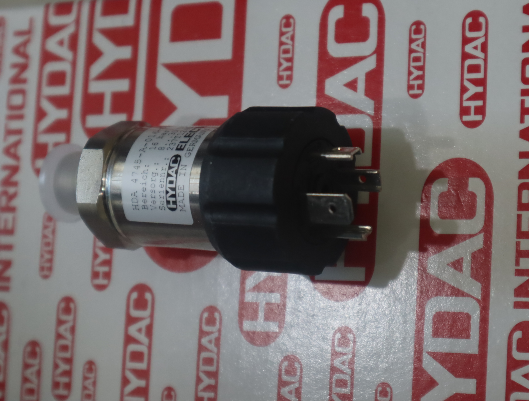 HDA4745-A-016-000 907278 德国贺德克HYDAC压力温度传感器