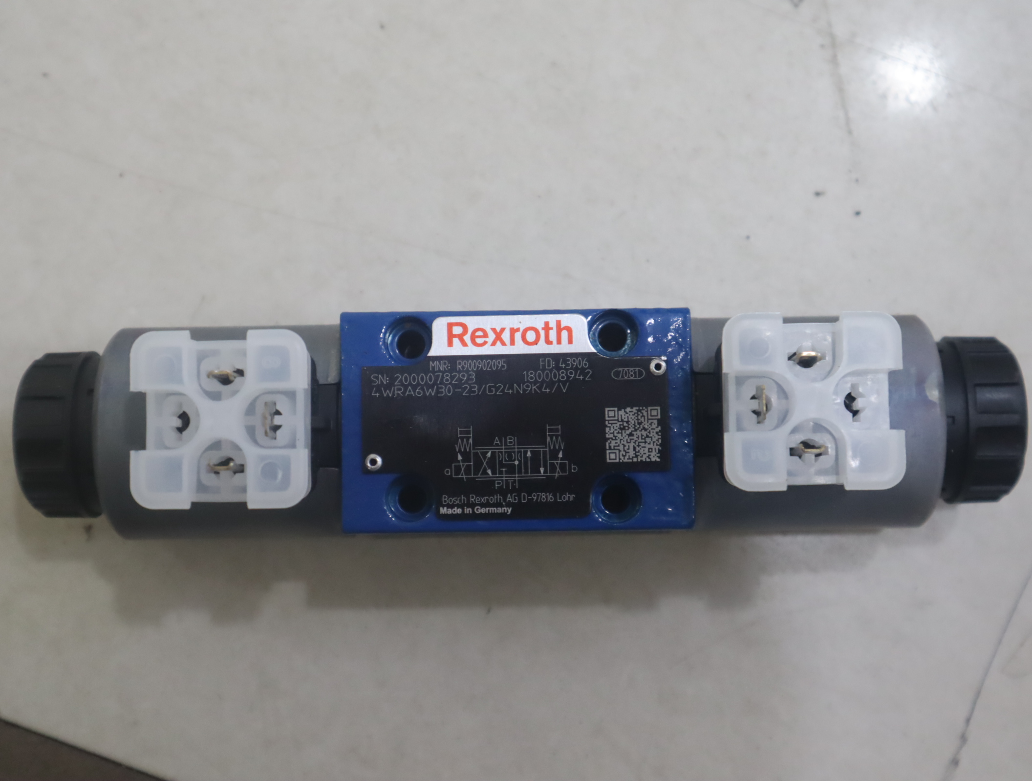 4WRA6W30-21/G24N9K4/V R900902095 德国力士乐REXROTH比例阀