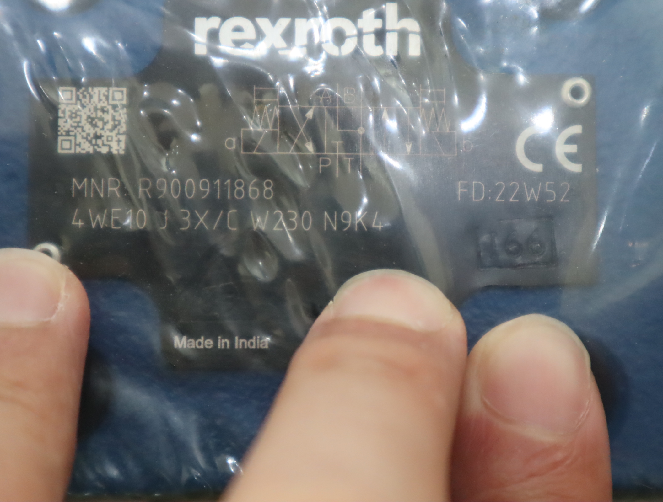 4WE10J3X/CW230N9K4 R900911868 德国力士乐REXROTH电磁阀