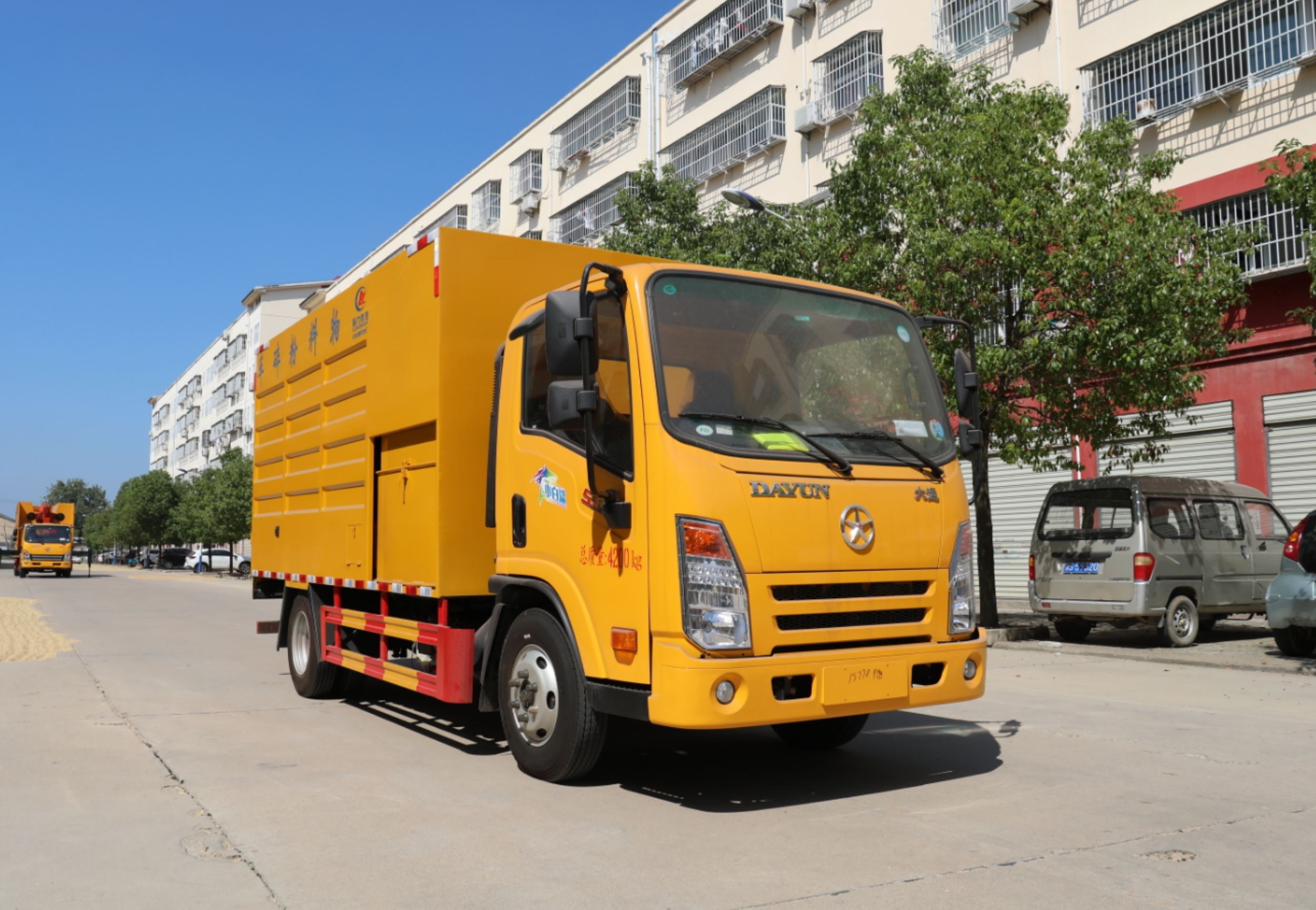  移动式建筑垃圾破碎车 农业秸秆回收车 厂家