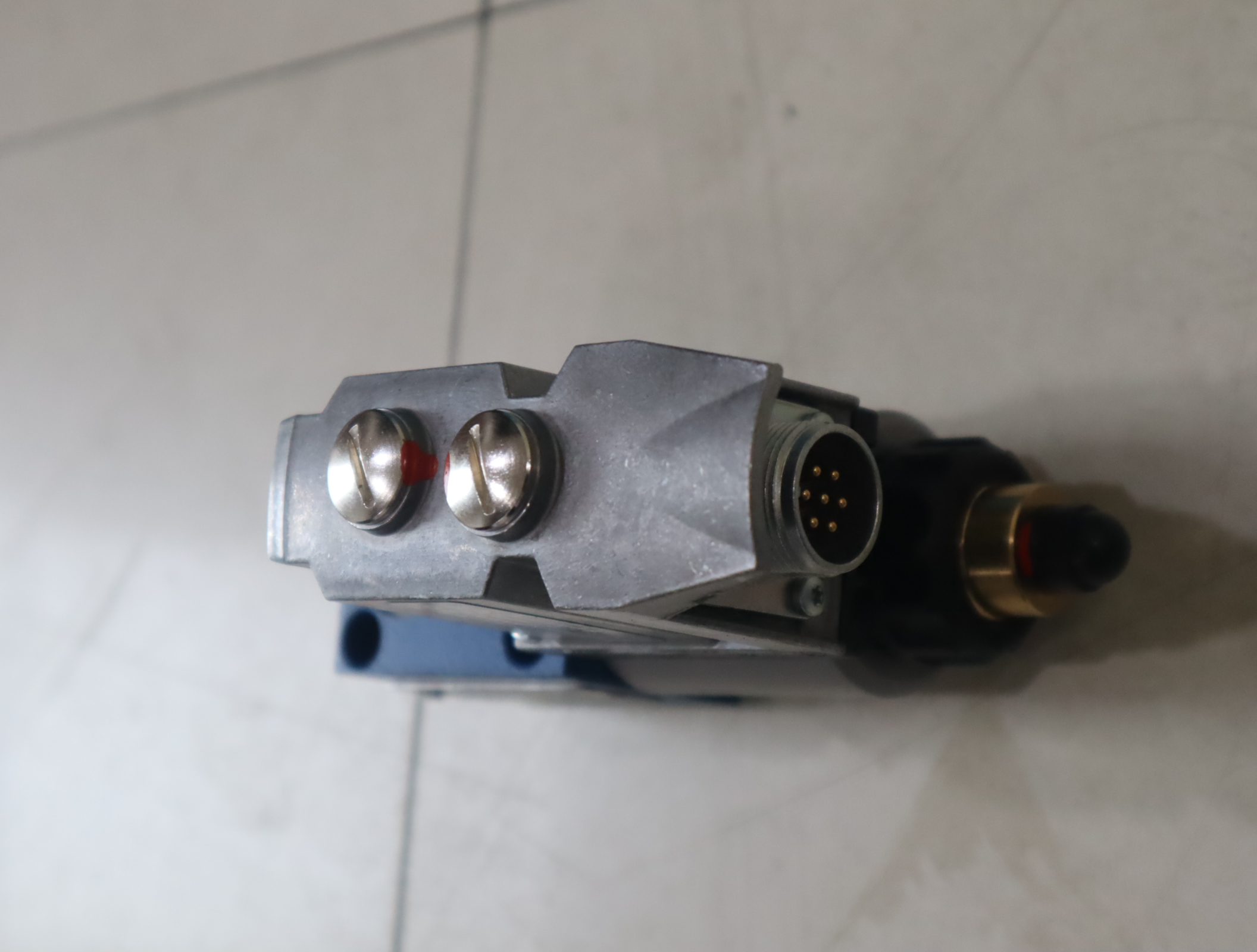 DREBE6X-1X/175MG24K31F1M 0811402083 德国力士乐REXROTH比例阀