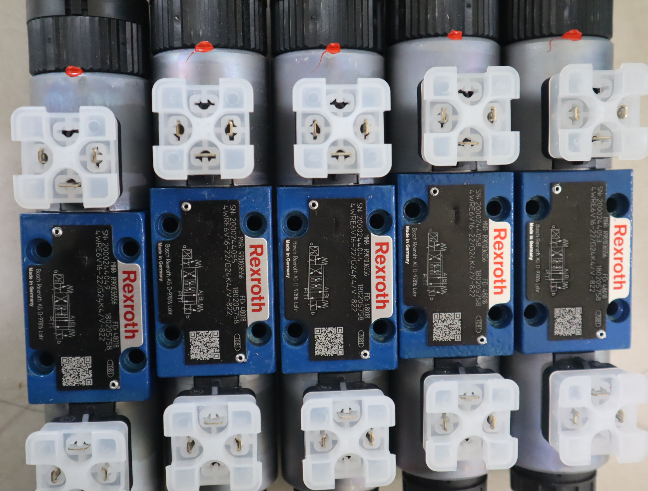 4WRE6V16-21/G24K4/V-822 R901036556 德国力士乐REXROTH比例阀