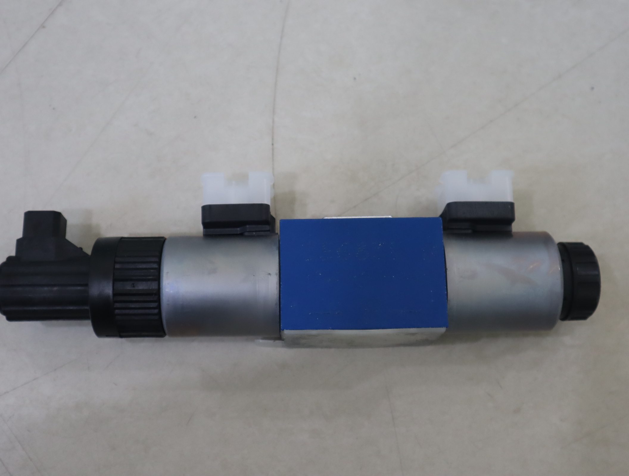 4WRE6V16-21/G24K4/V-822 R901036556 德国力士乐REXROTH比例阀