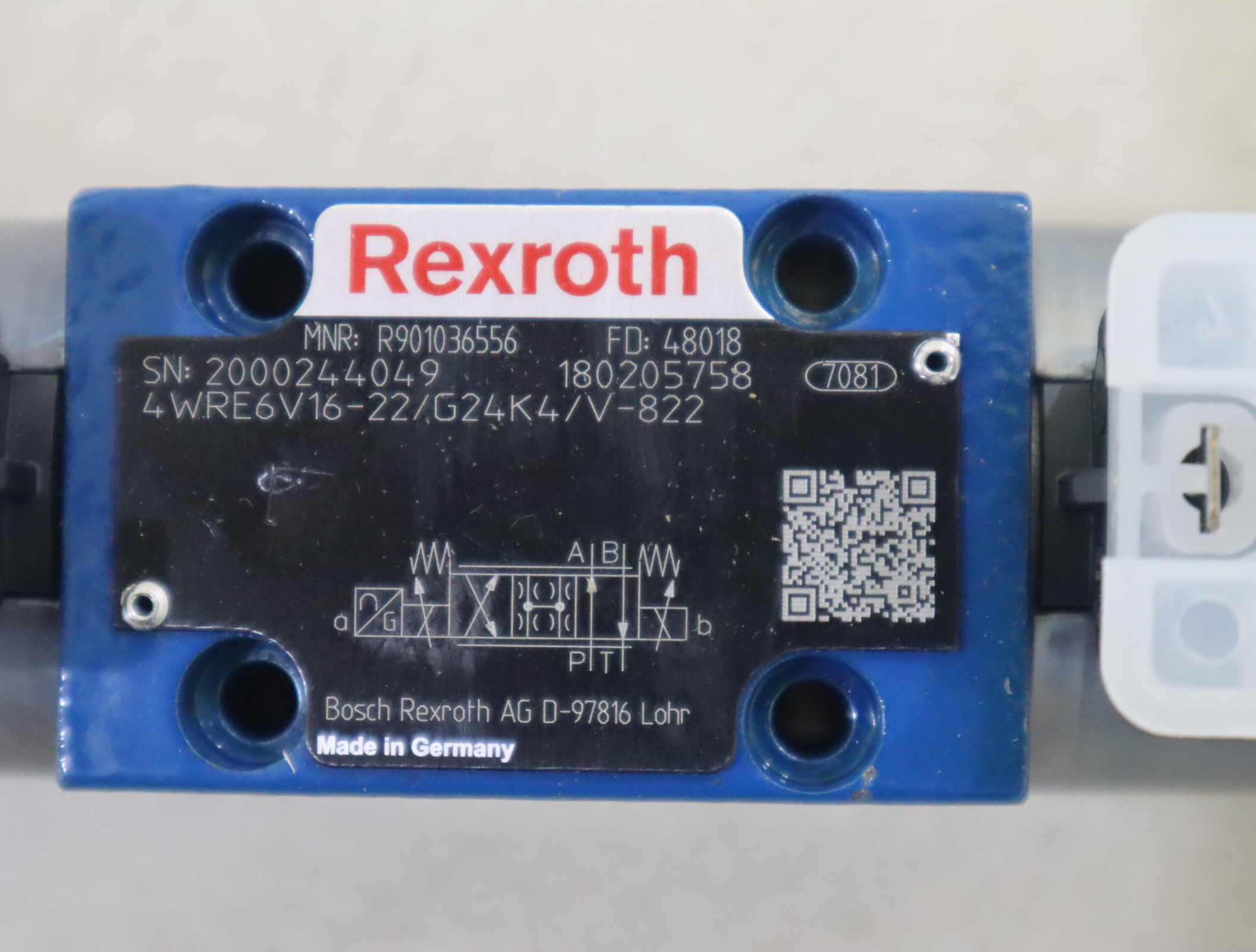 4WRE6V16-21/G24K4/V-822 R901036556 德国力士乐REXROTH比例阀