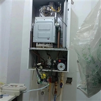 张家港小松鼠壁挂炉维修电话号码24小时报修热线