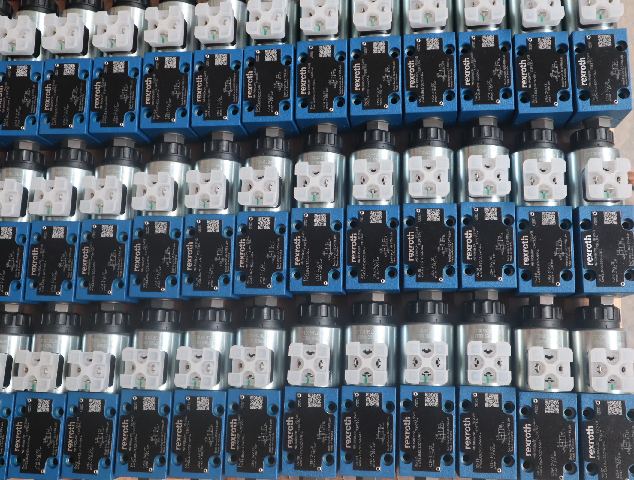 德国力士乐REXROTH电磁阀 R900561291 4WE6JB62/EG24N9K4 