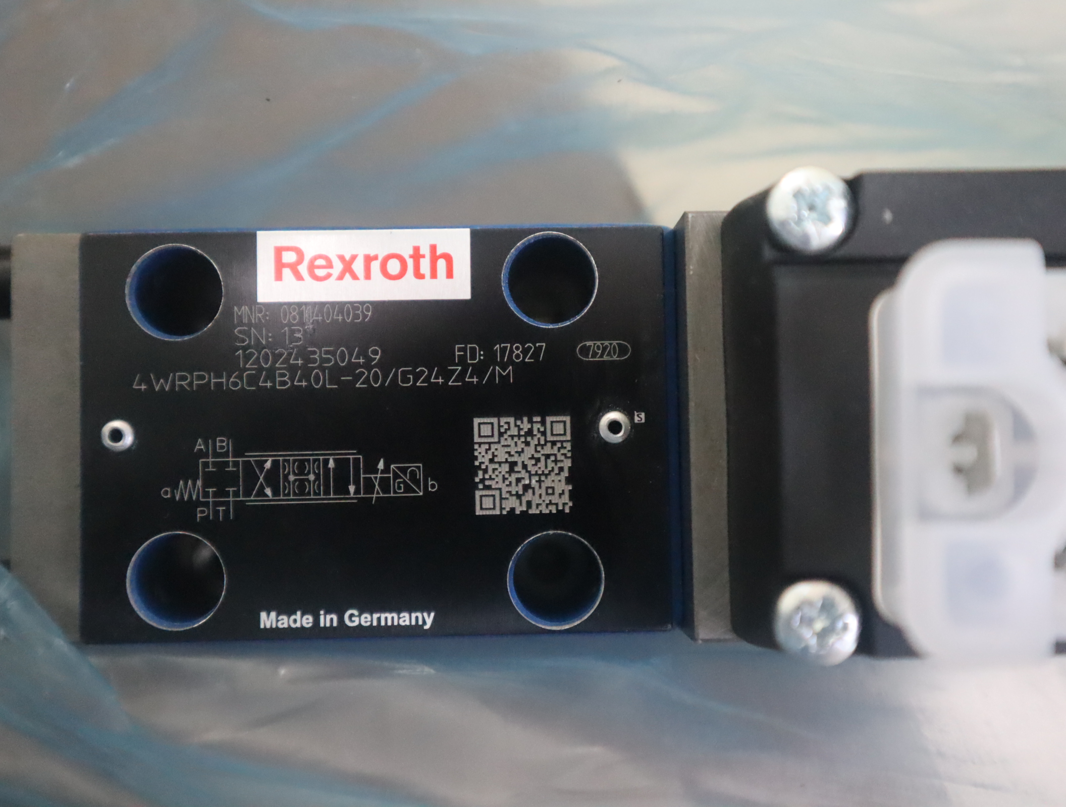 0811404039 4WRPH6C4B40L-20/G24Z4/M 德国力士乐REXROTH比例阀