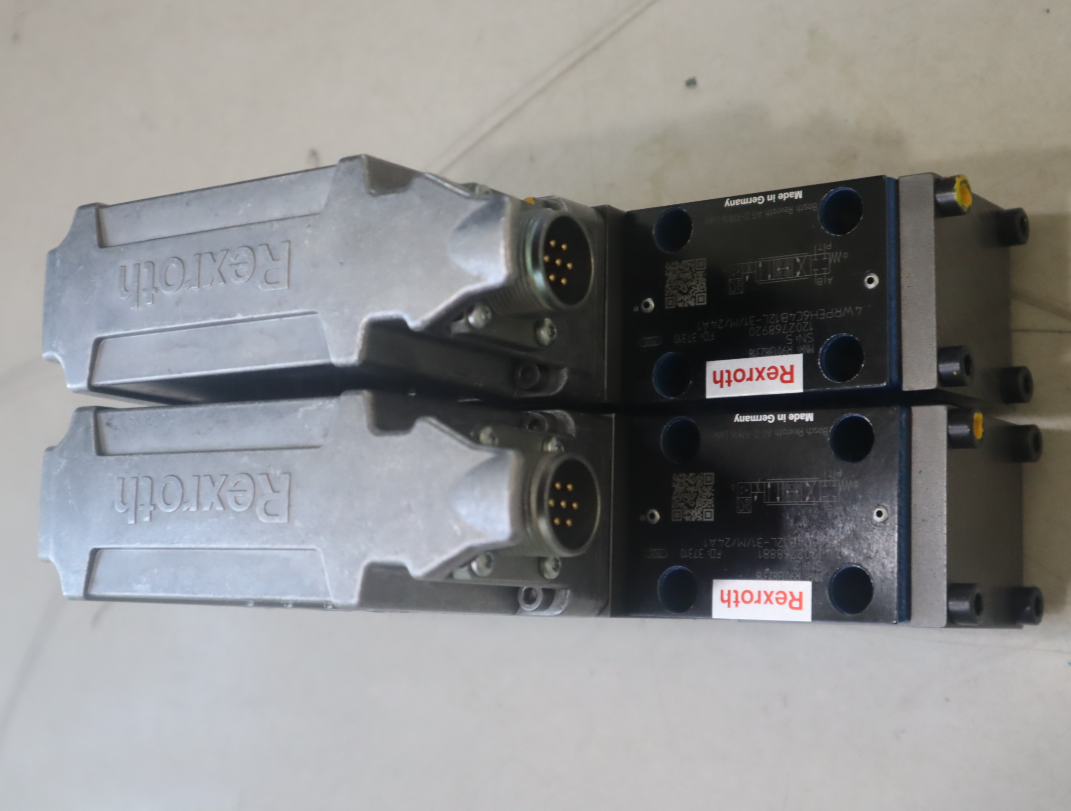 R901382318 4WRPEH6C4B12L-30/M/24A1 德国力士乐REXROTH比例阀