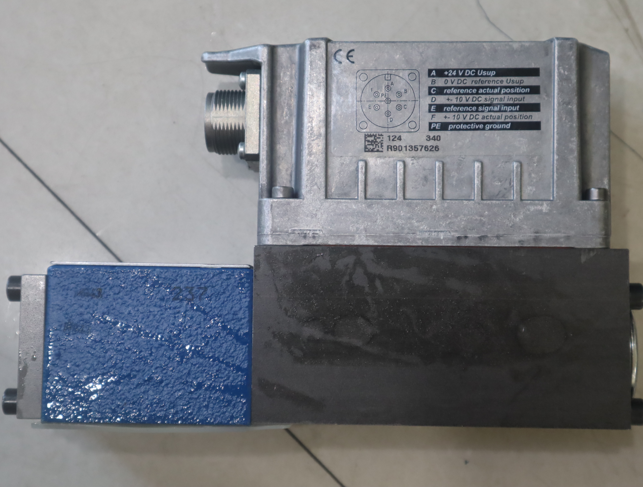 R901382318 4WRPEH6C4B12L-30/M/24A1 德国力士乐REXROTH比例阀