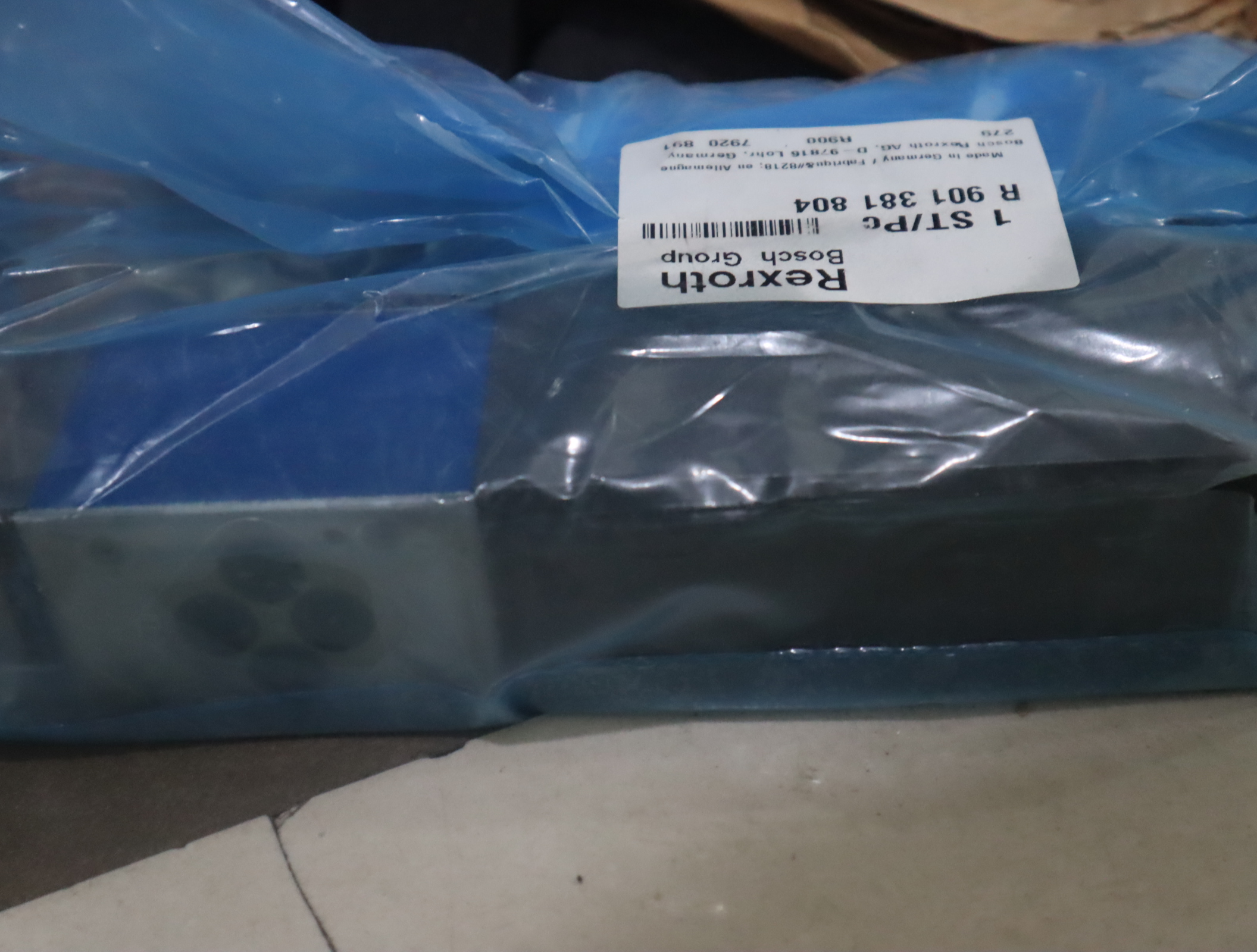 R901381804 4WRPEH6CB24L-30/M/24A1 德国力士乐REXROTH比例阀