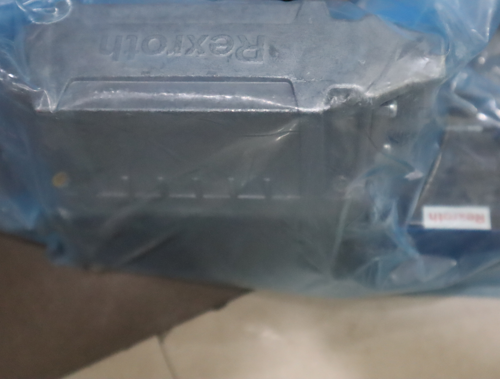 R901381804 4WRPEH6CB24L-30/M/24A1 德国力士乐REXROTH比例阀