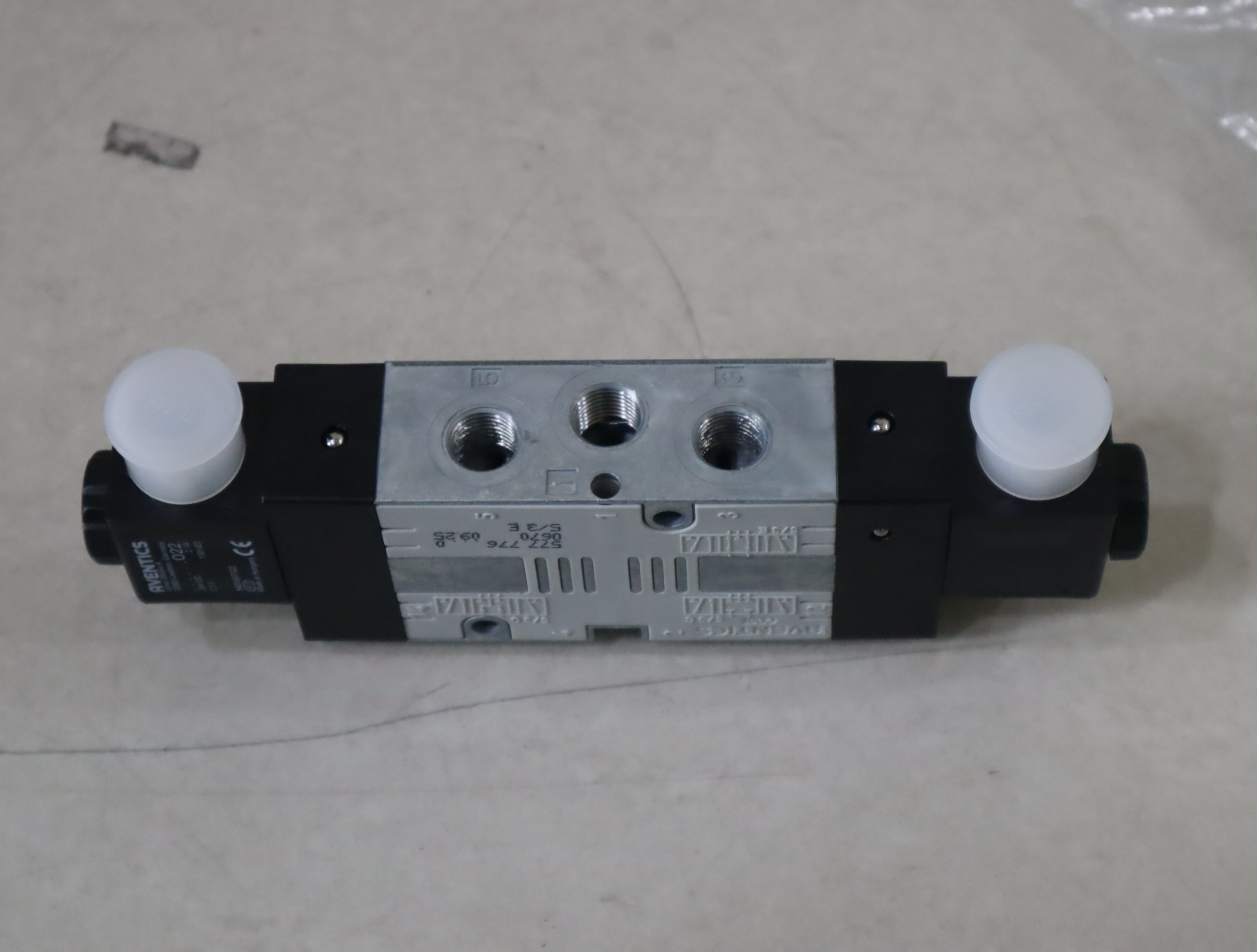 3323420000 德国安沃驰AVENTICS 气动阀5777760220气缸542057022