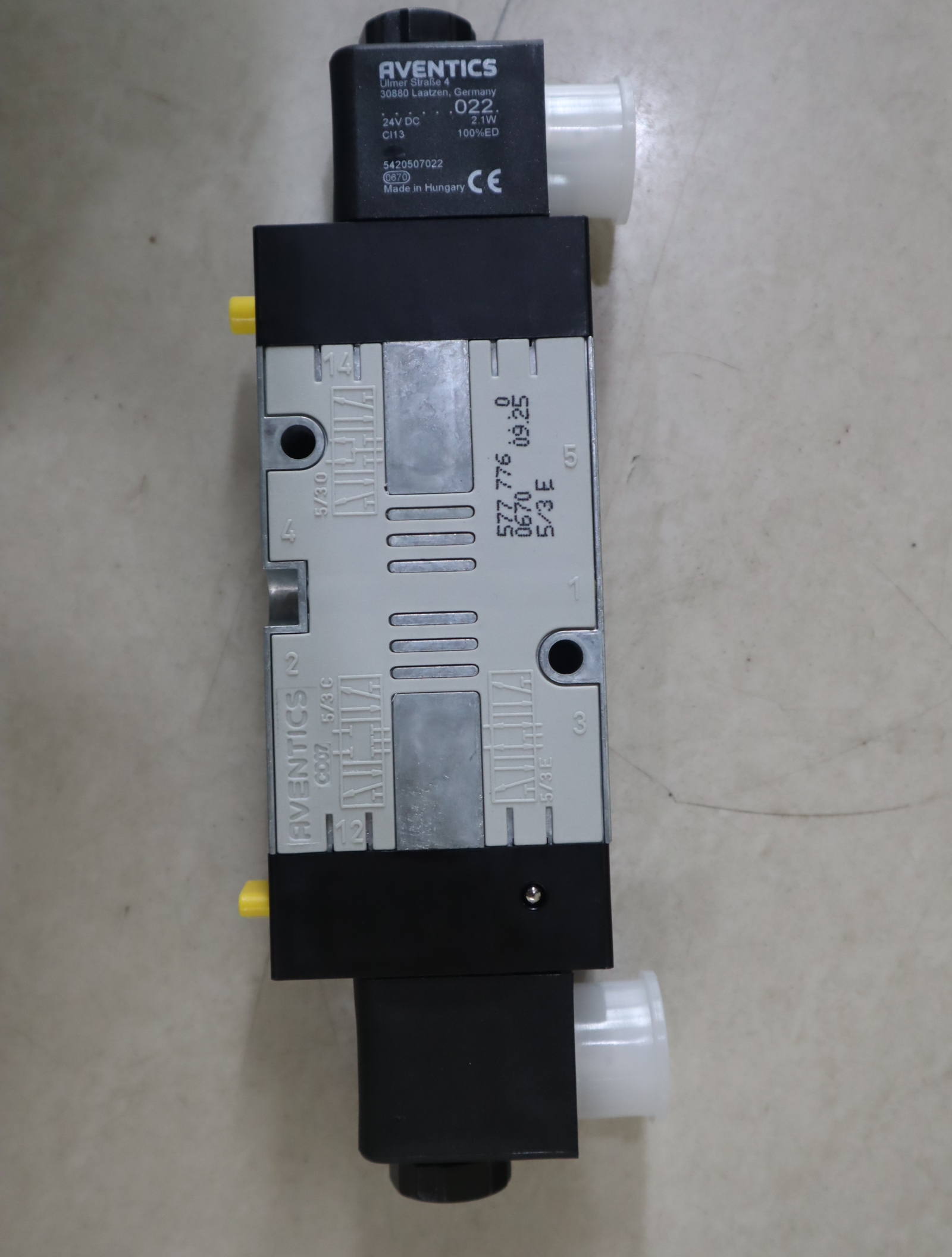 3323420000 德国安沃驰AVENTICS 气动阀5777760220气缸542057022