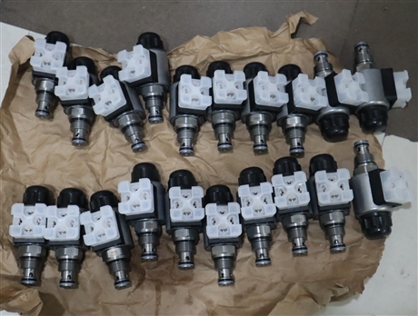 3000249 WSM06020Y-01M-C-N-24DG 德国贺德克HYDAC插装阀