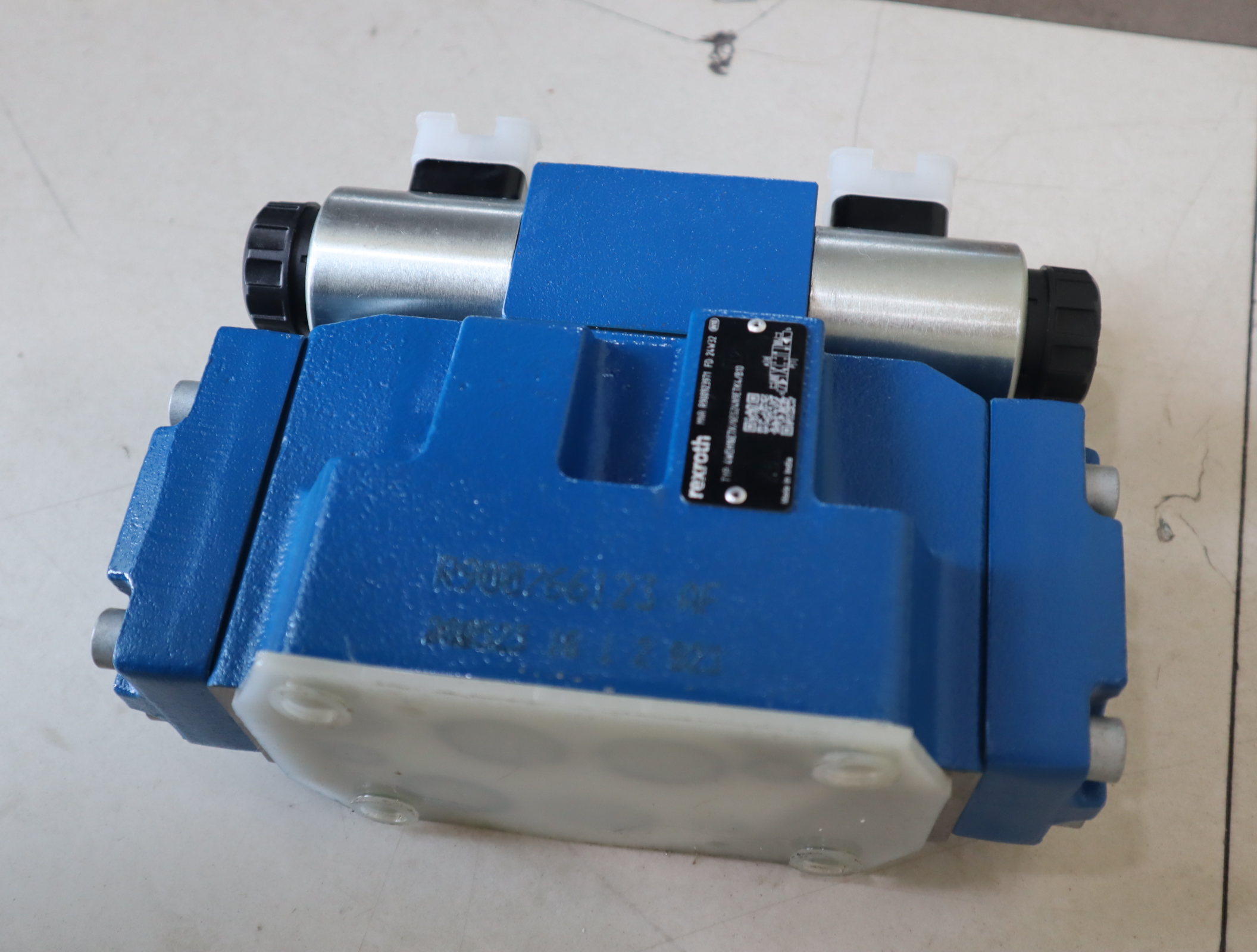 4WEH16E7X/6EG24N9ETK4/B10 R900923971 德国力士乐REXROTH电液阀