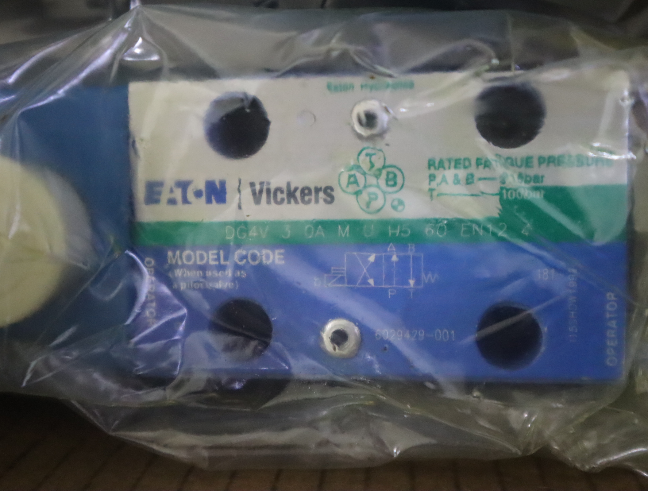 DG4V 3 0A M U H5 60 EN124 6029429-001 威格士VICKERS伊顿EATON
