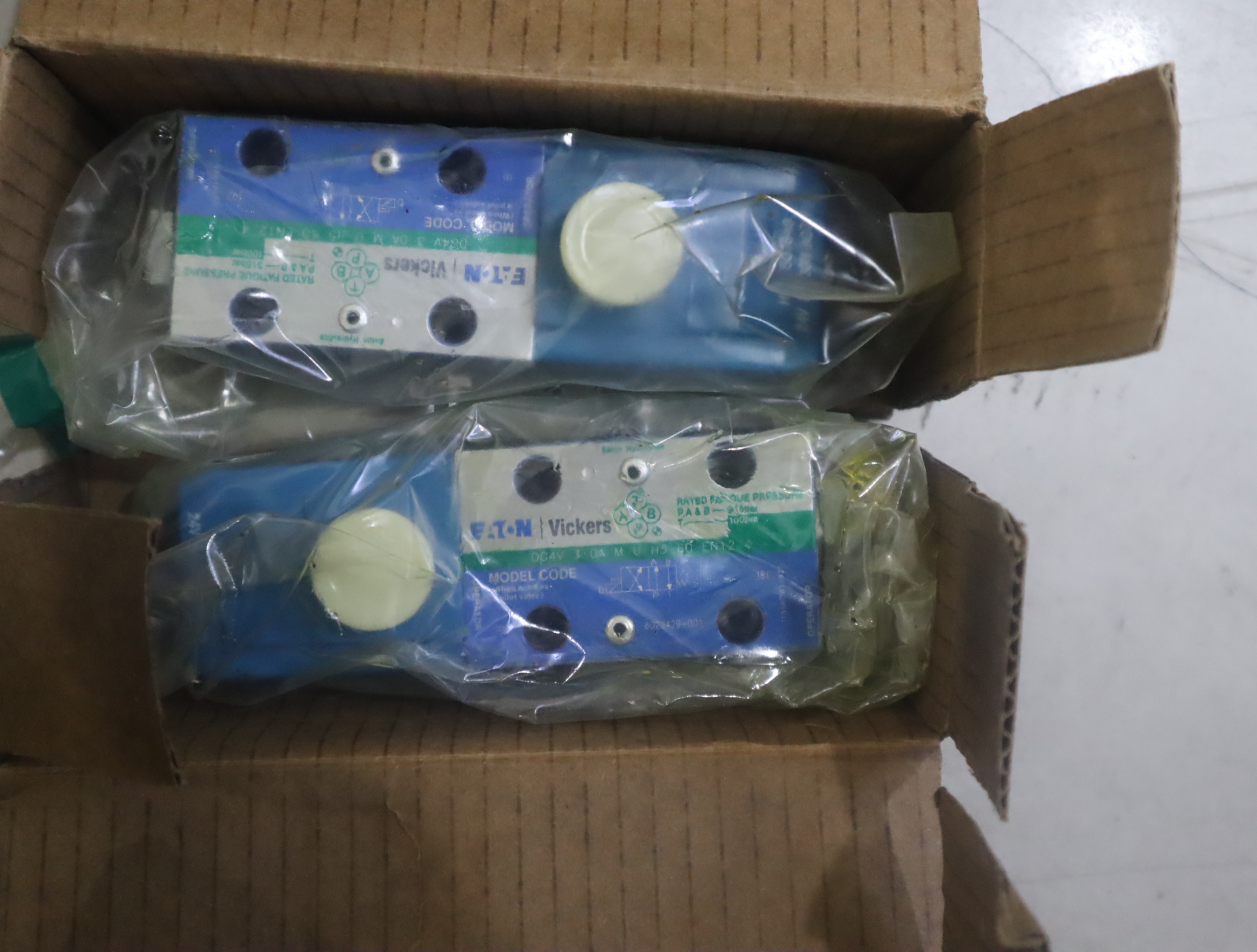 DG4V 3 0A M U H5 60 EN124 6029429-001 威格士VICKERS伊顿EATON