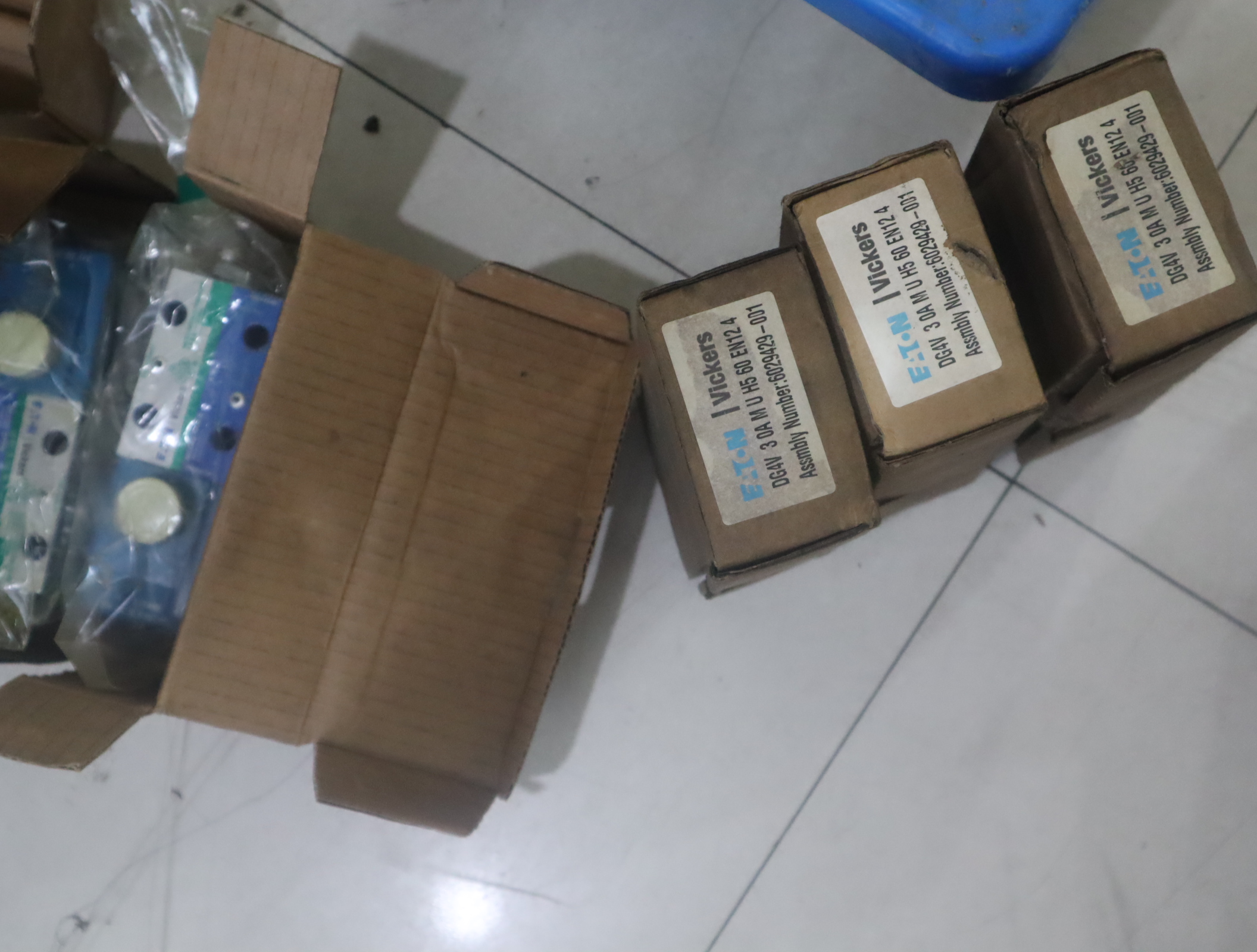 DG4V 3 0A M U H5 60 EN124 6029429-001 威格士VICKERS伊顿EATON