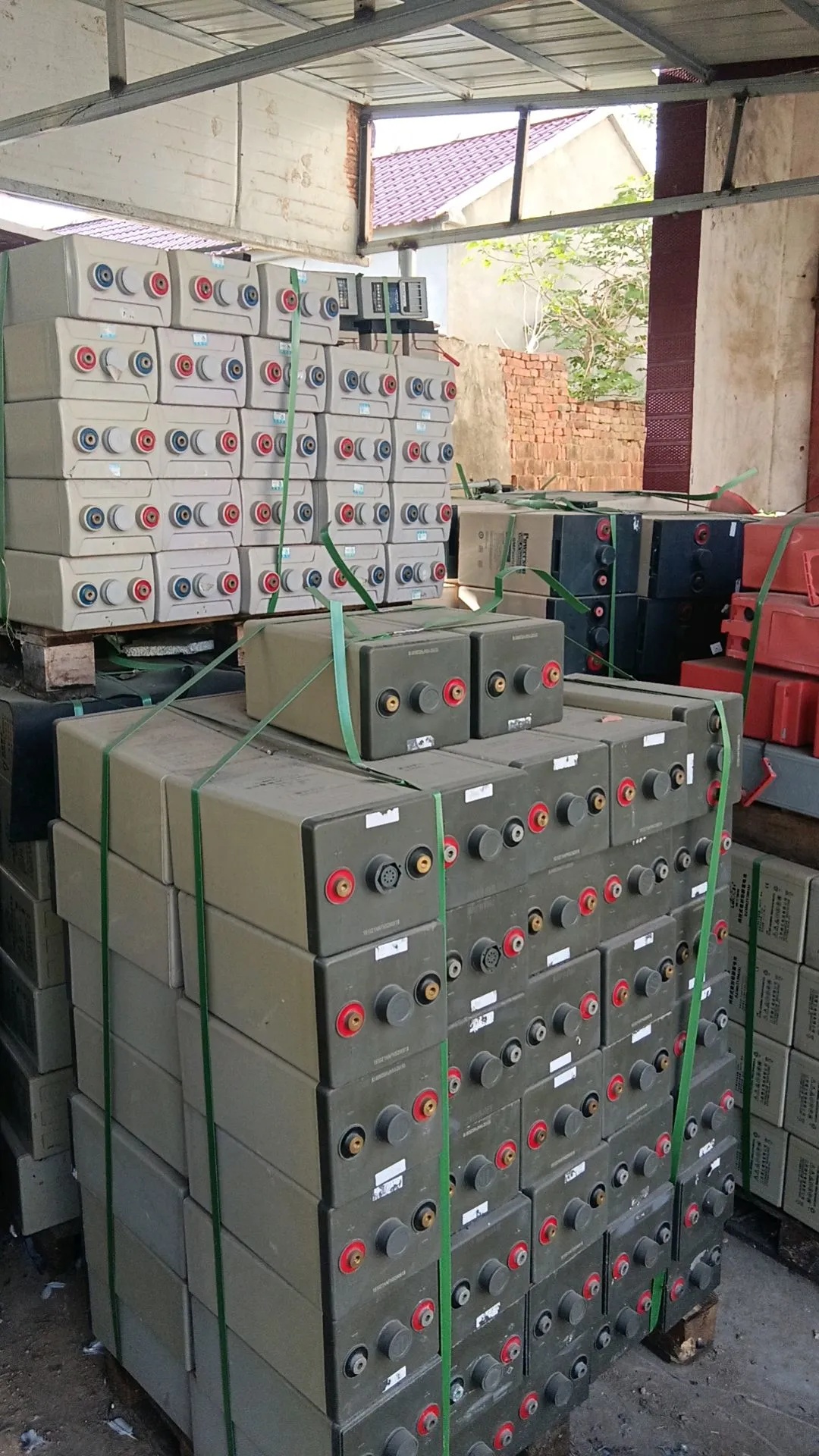 扬 州 回收各种锂电池组 18650 动力蓄电池收购 亿兴物资