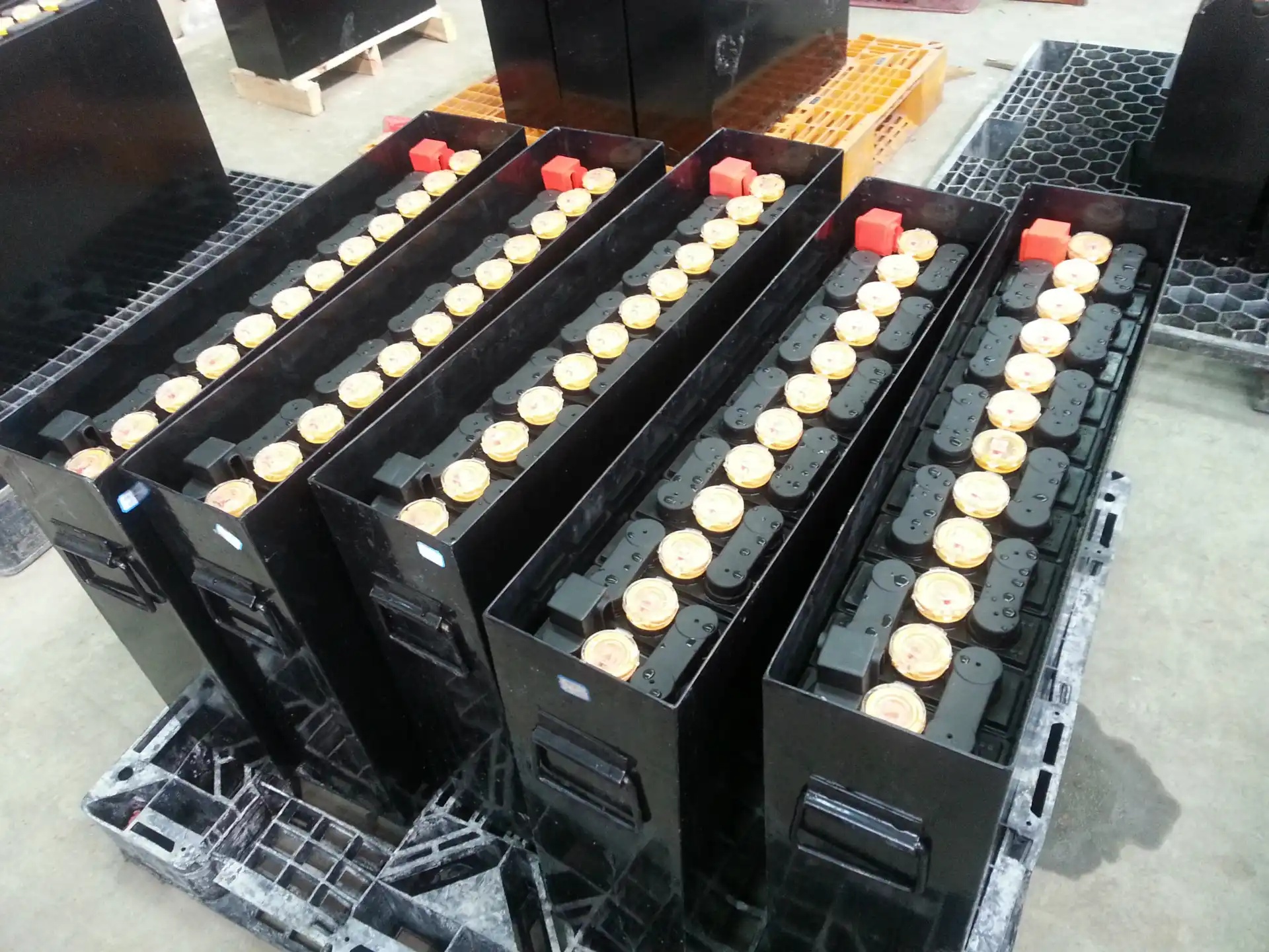 无 锡 聚合物电池包批量收购 汽车底盘电池 磷酸铁锂电池回收 快速回应