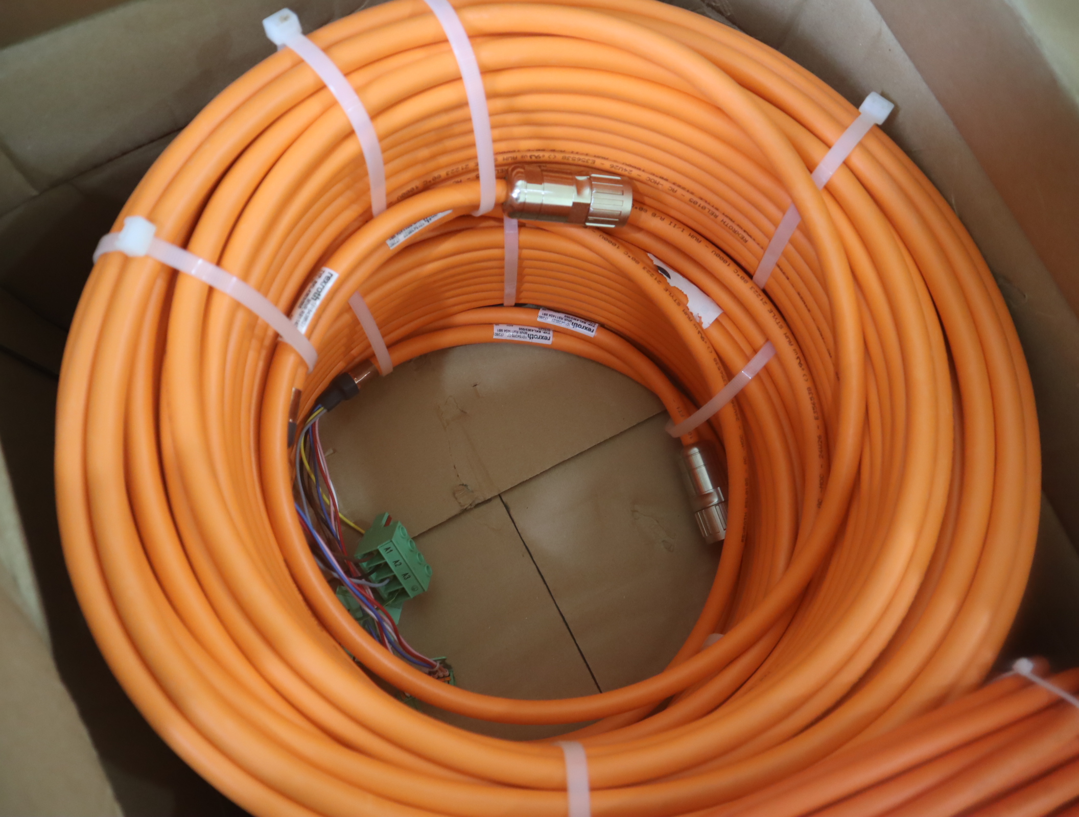 R911379886 RKG4200 050.00 m 德国力士乐REXROTH电缆接头